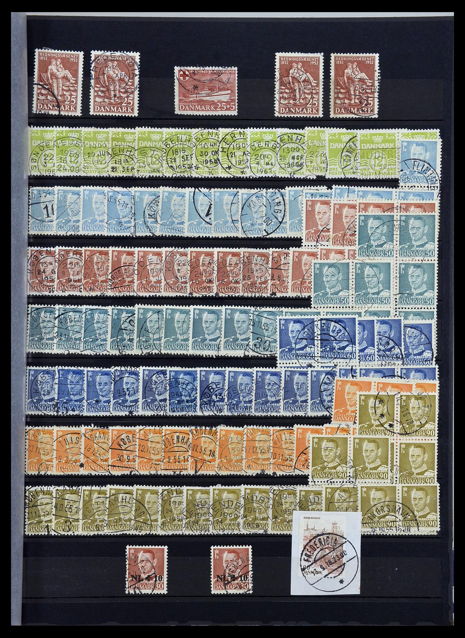 34313 422 - Stamp collection 34313 Scandinavia 1856-1990.
