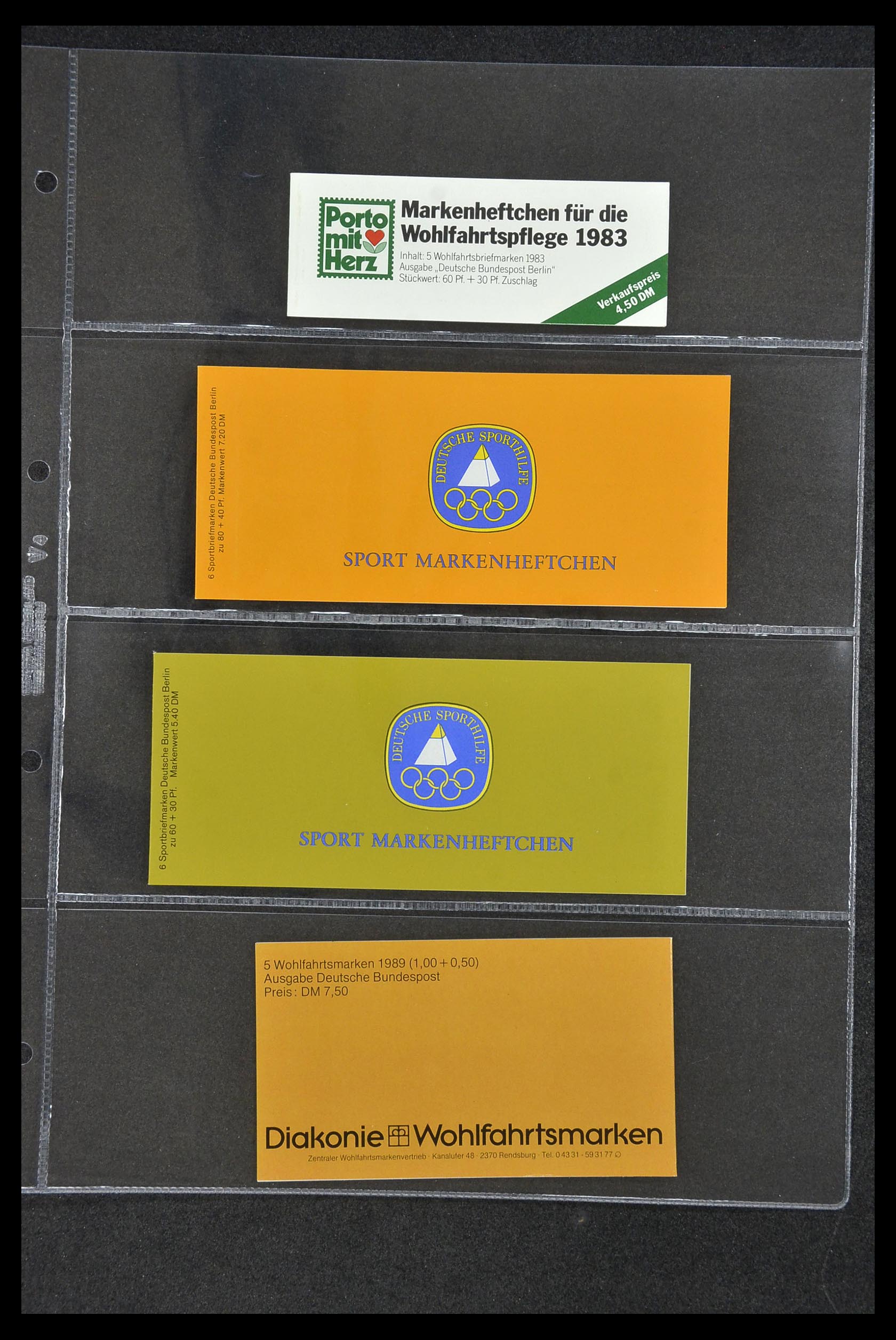 34317 031 - Stamp collection 34317 Germany private stampbooklets 1983-2000.