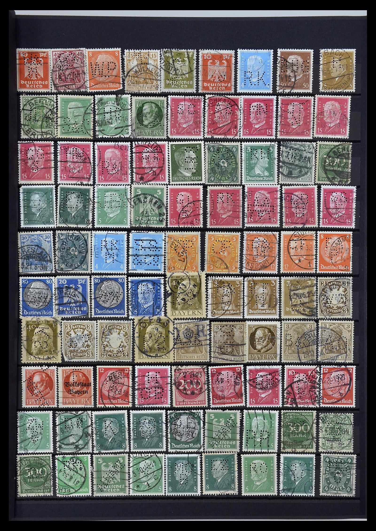 34329 001 - Postzegelverzameling 34329 Duitsland perfins 1900-1935.