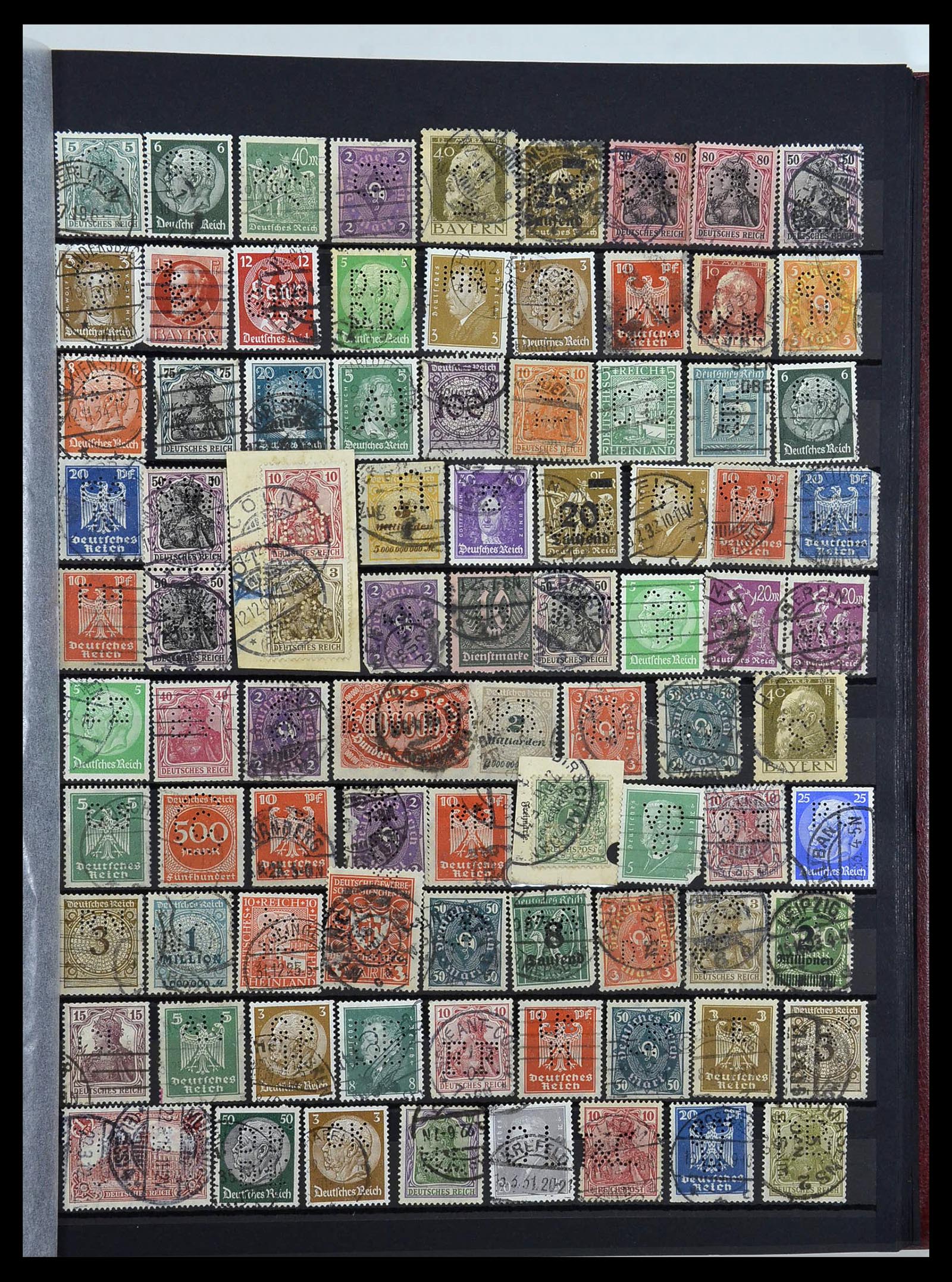 34329 025 - Postzegelverzameling 34329 Duitsland perfins 1900-1935.