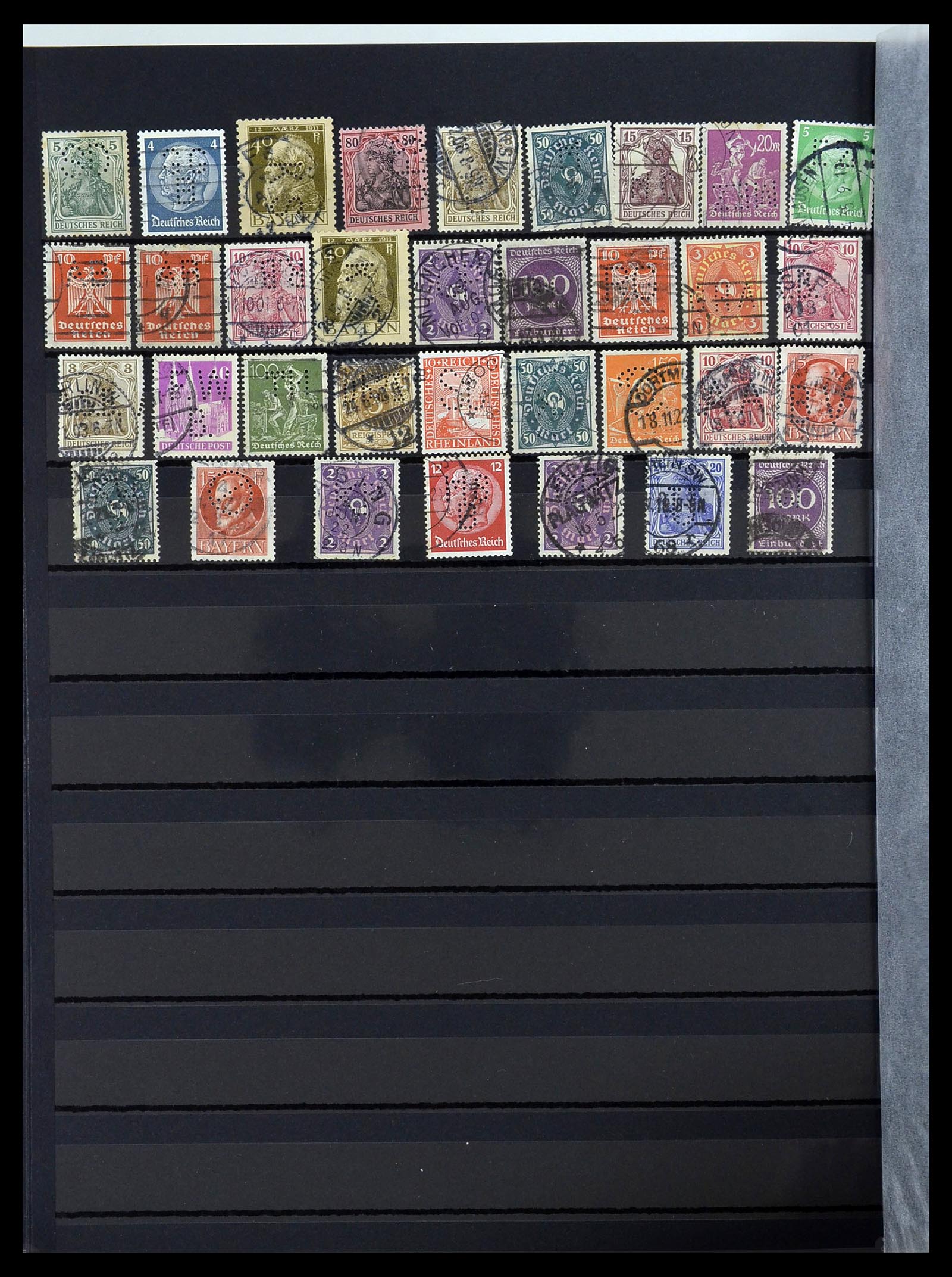 34329 026 - Postzegelverzameling 34329 Duitsland perfins 1900-1935.