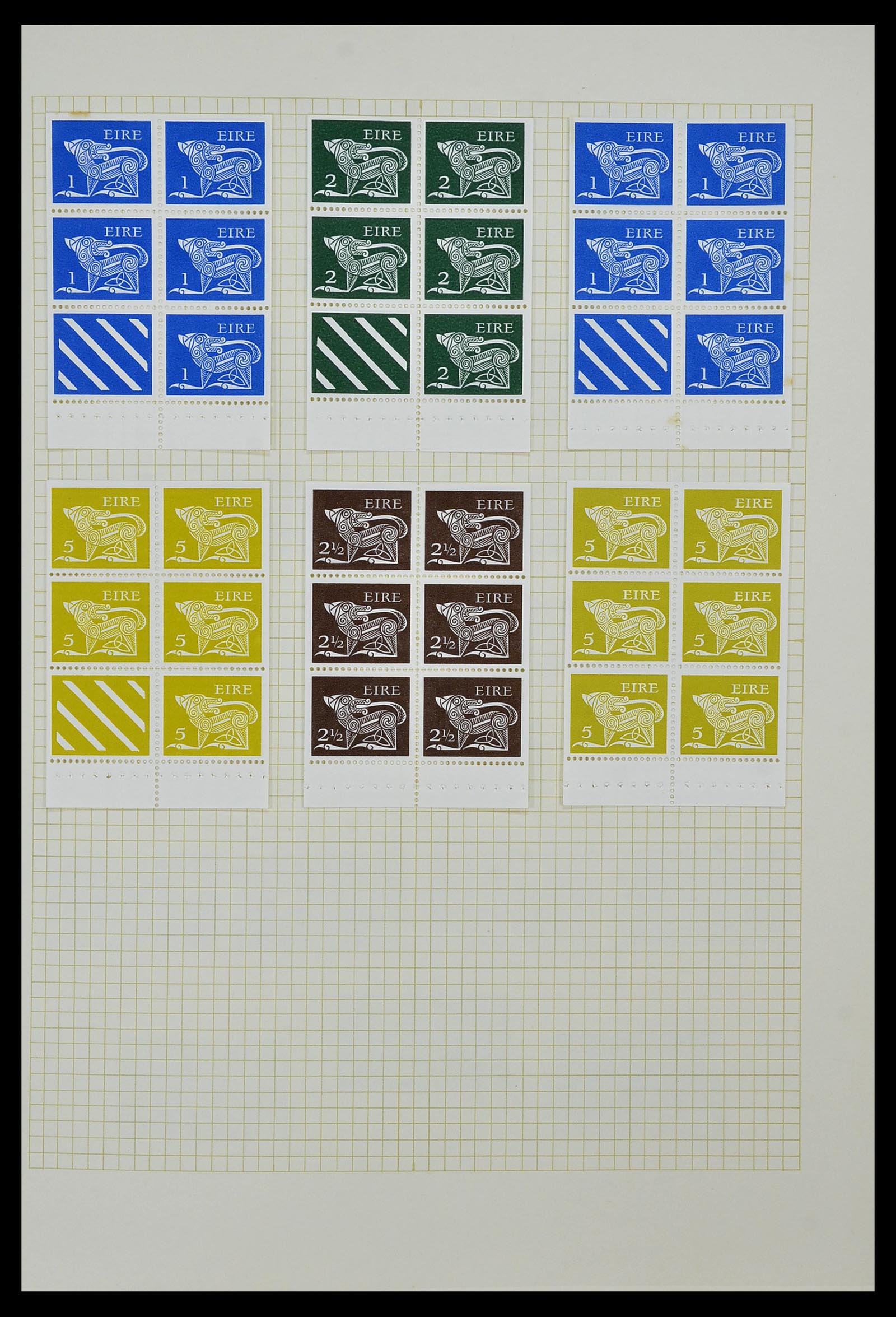 34353 025 - Stamp collection 34353 Ireland 1922-2000.