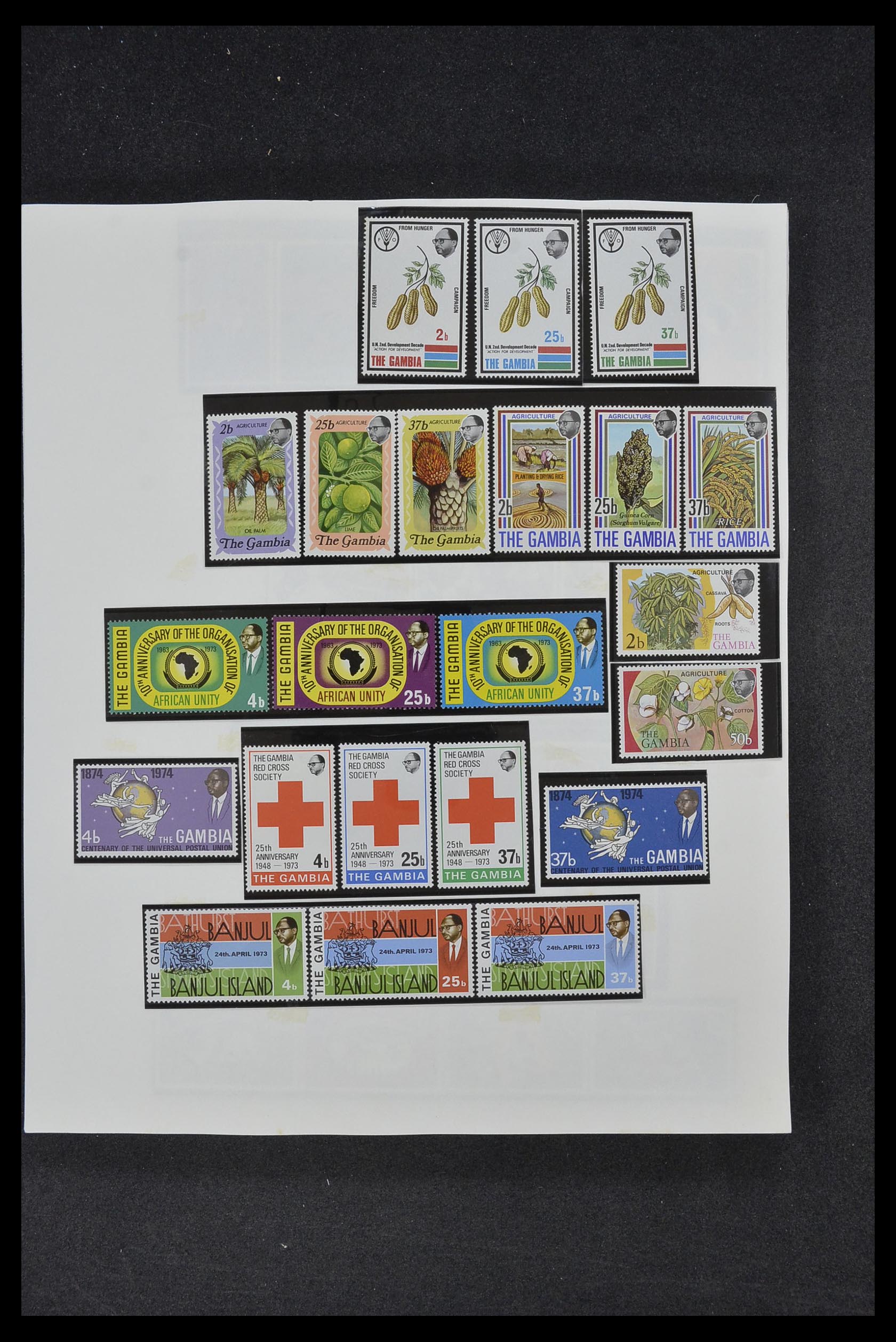 34381 011 - Postzegelverzameling 34381 Engelse koloniën 1937-1984.