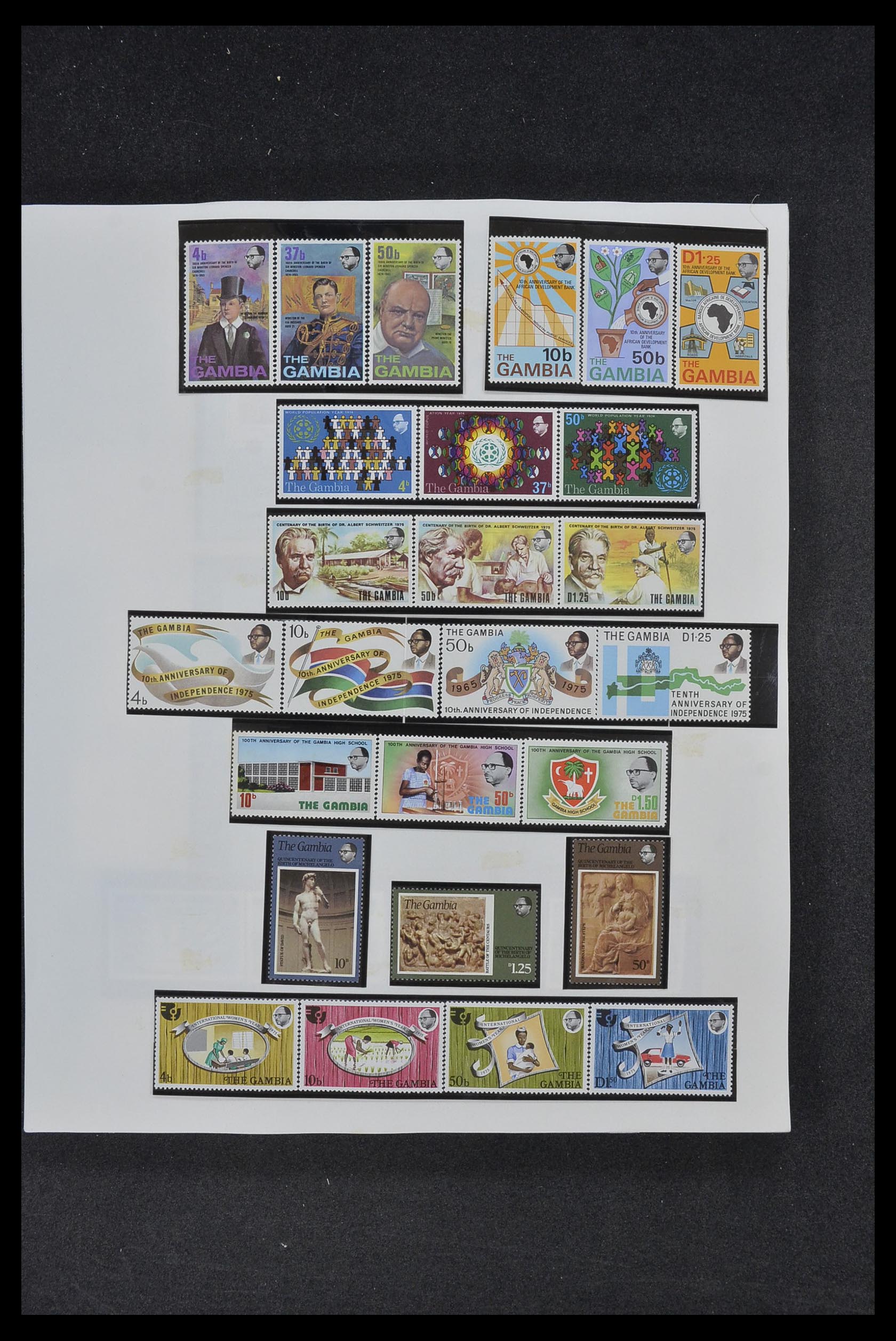 34381 012 - Postzegelverzameling 34381 Engelse koloniën 1937-1984.
