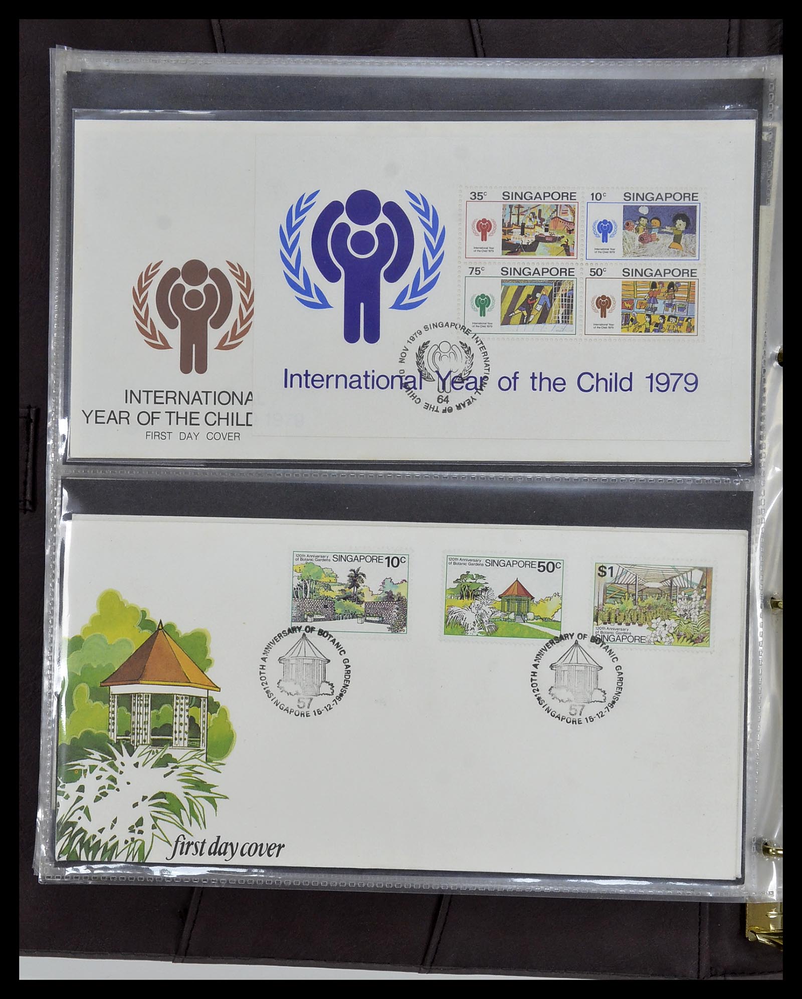 34394 049 - Postzegelverzameling 34394 Singapore FDC's 1948-2015!