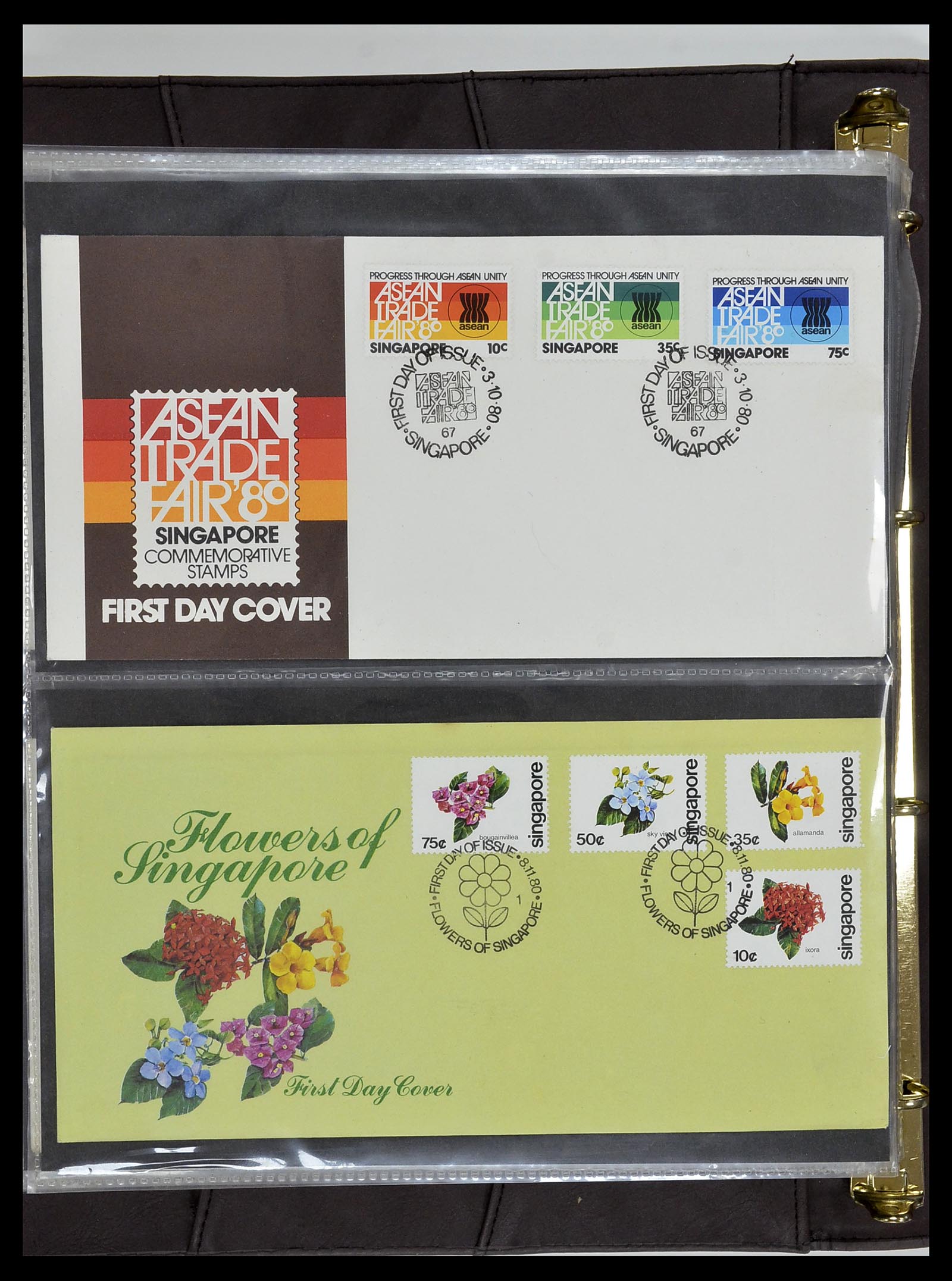34394 076 - Postzegelverzameling 34394 Singapore FDC's 1948-2015!