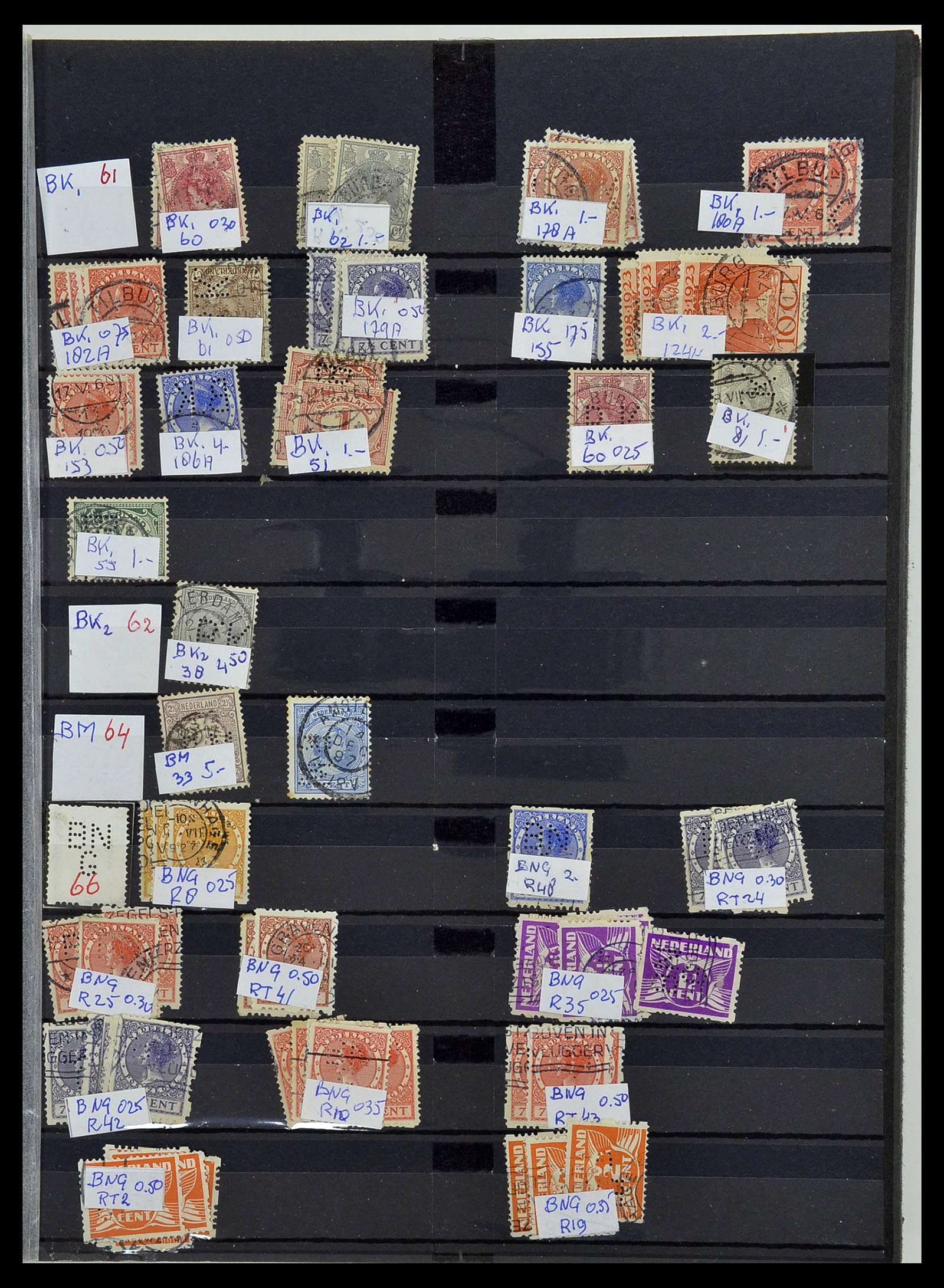34407 011 - Postzegelverzameling 34407 Nederland firmaperforaties 1872-1980.