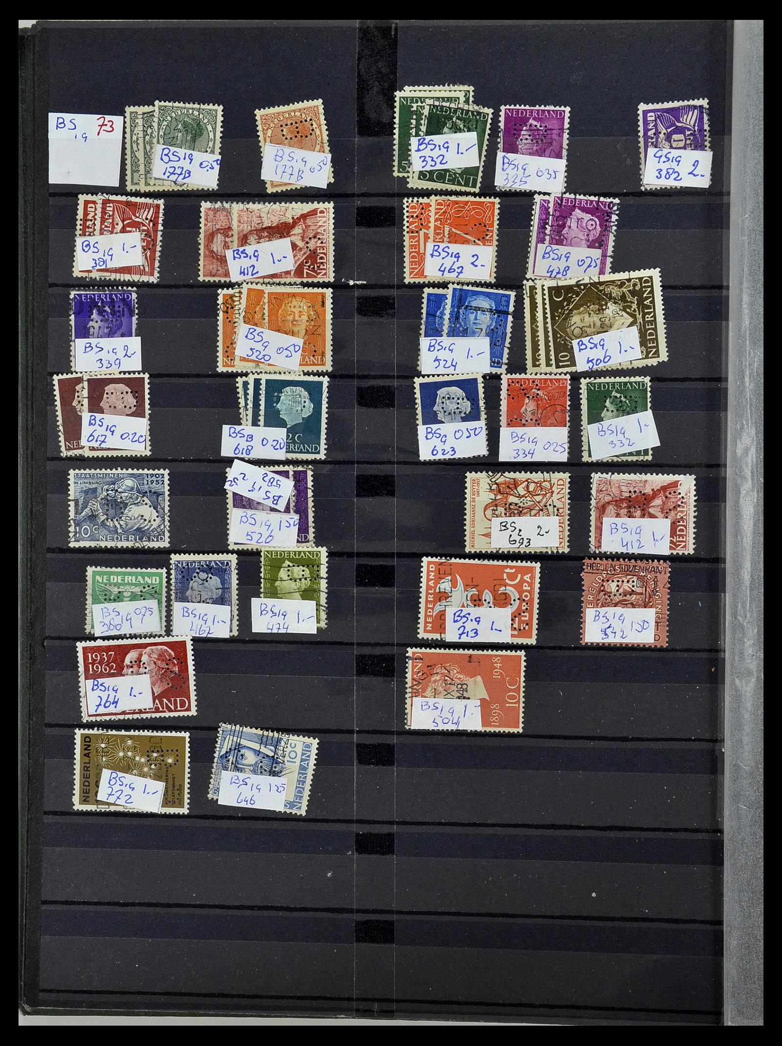 34407 014 - Postzegelverzameling 34407 Nederland firmaperforaties 1872-1980.