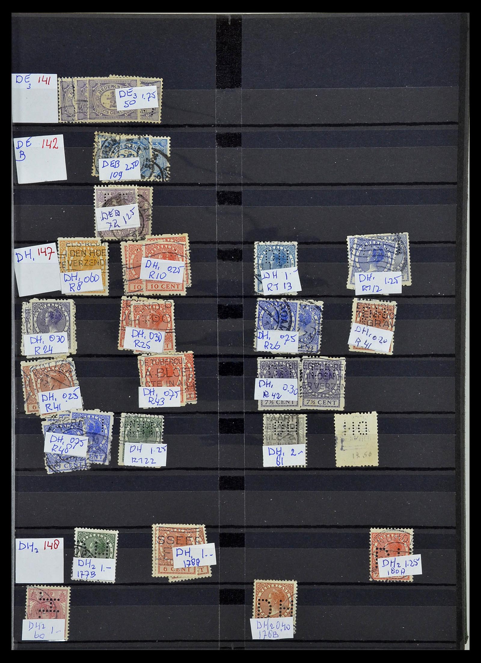 34407 027 - Postzegelverzameling 34407 Nederland firmaperforaties 1872-1980.