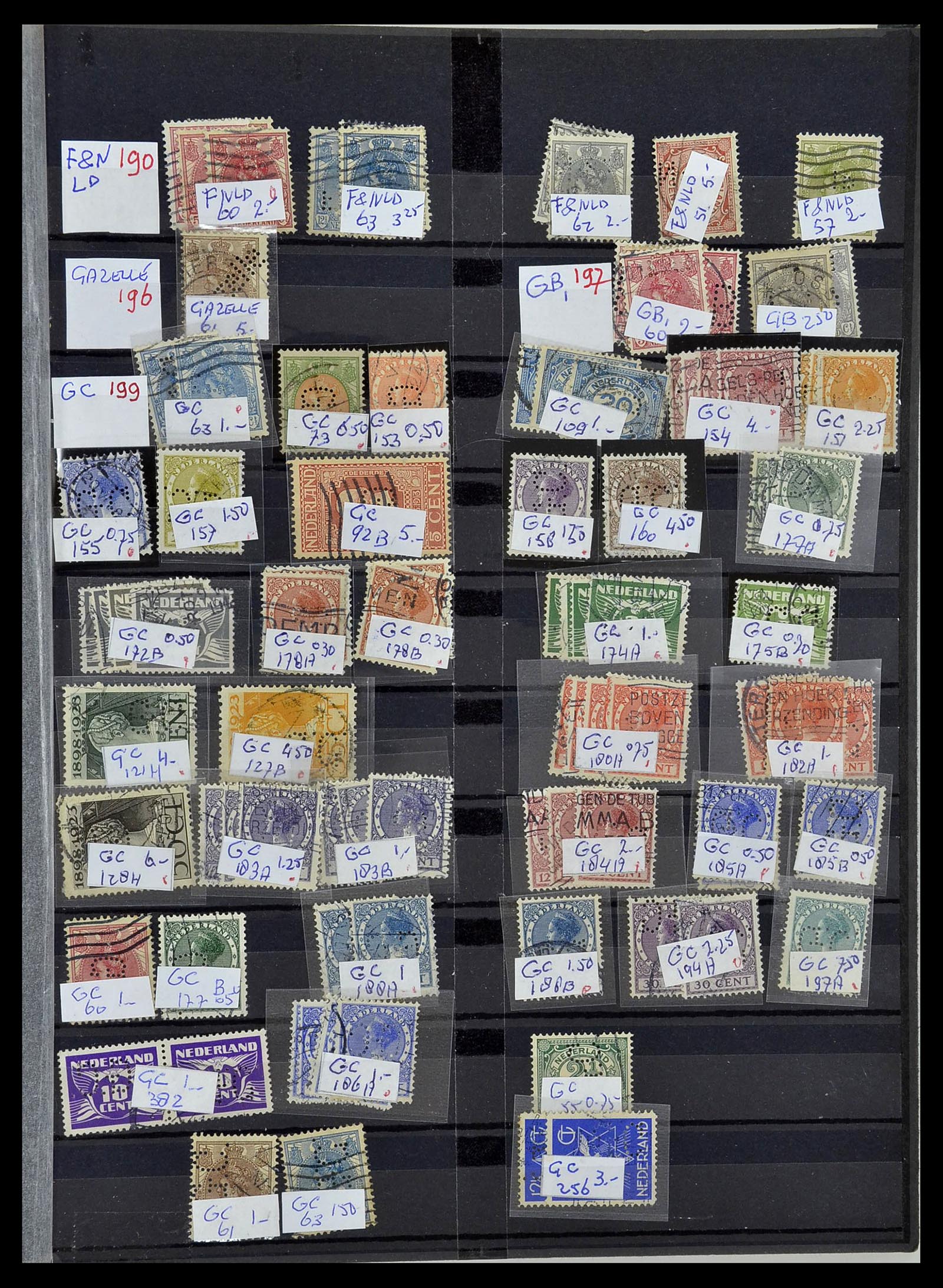 34407 035 - Postzegelverzameling 34407 Nederland firmaperforaties 1872-1980.