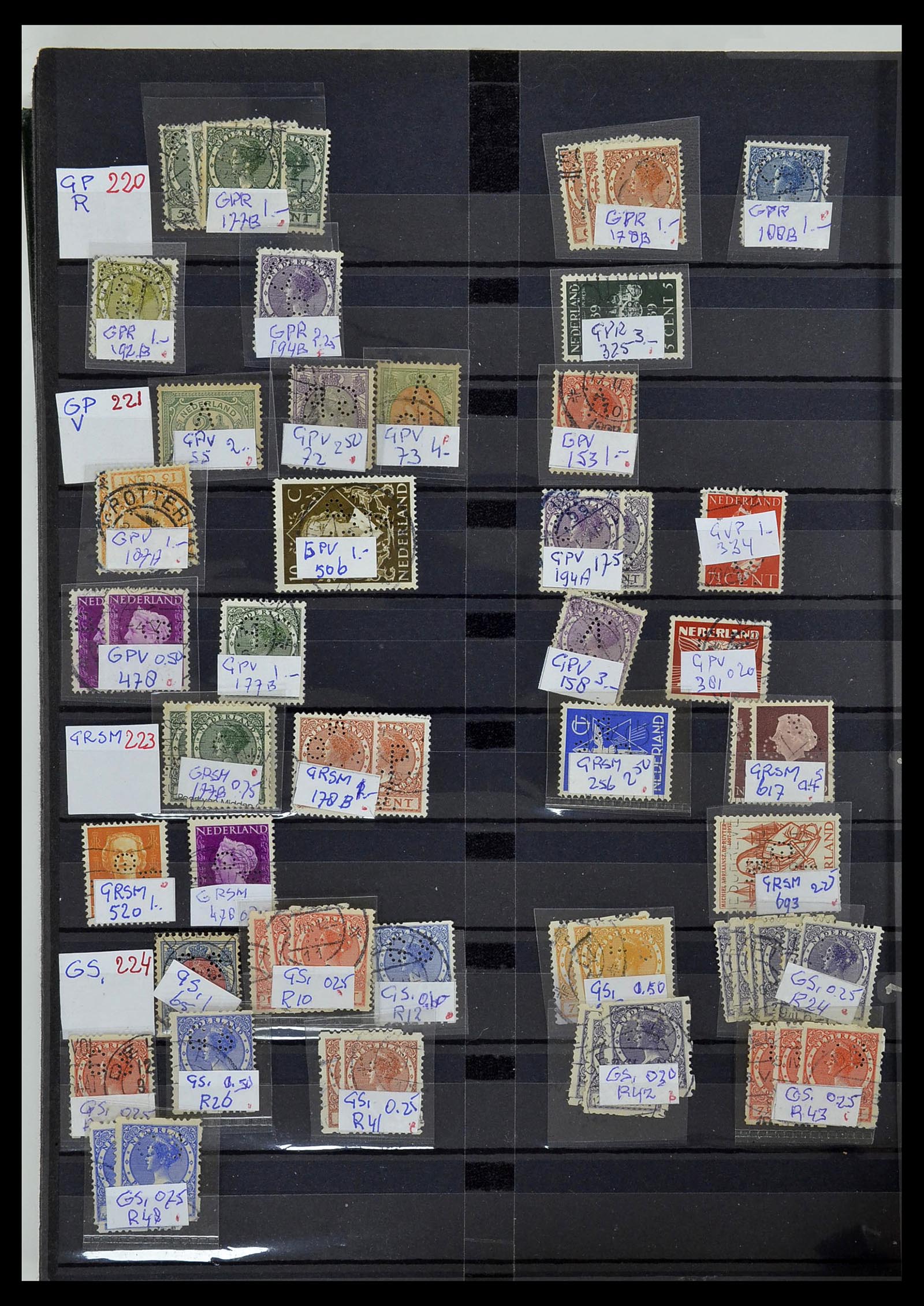 34407 038 - Postzegelverzameling 34407 Nederland firmaperforaties 1872-1980.