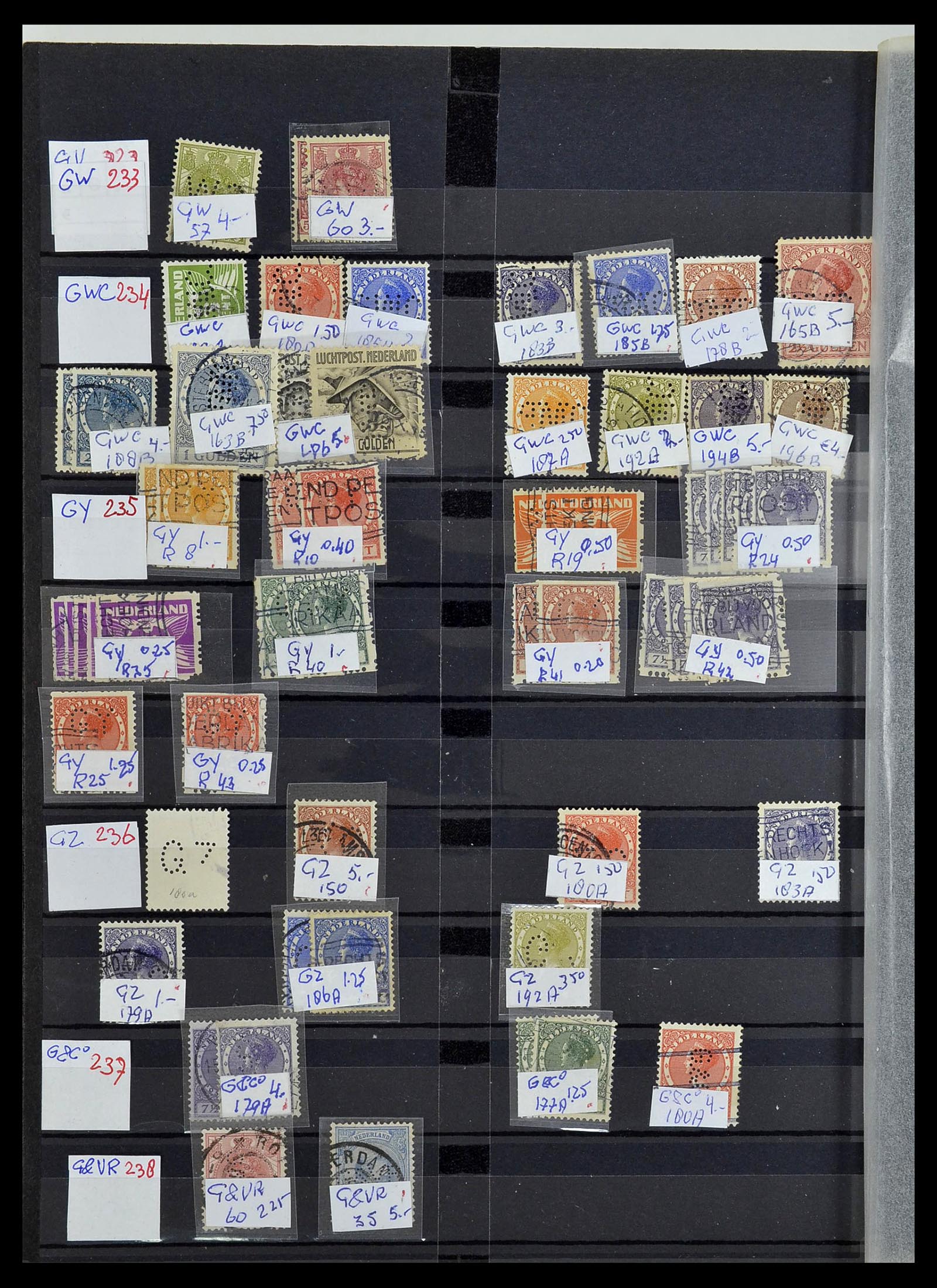 34407 040 - Postzegelverzameling 34407 Nederland firmaperforaties 1872-1980.
