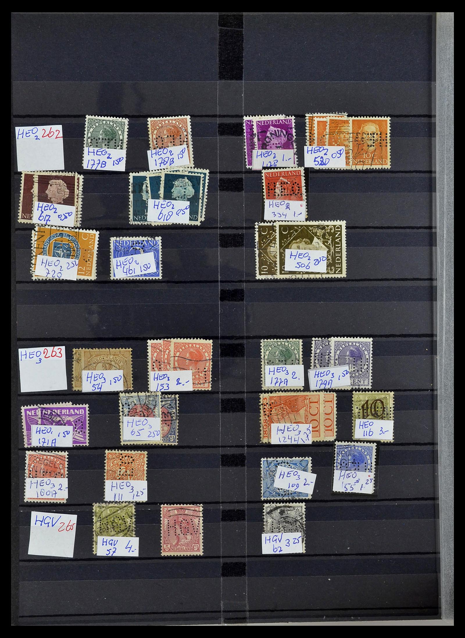 34407 046 - Postzegelverzameling 34407 Nederland firmaperforaties 1872-1980.