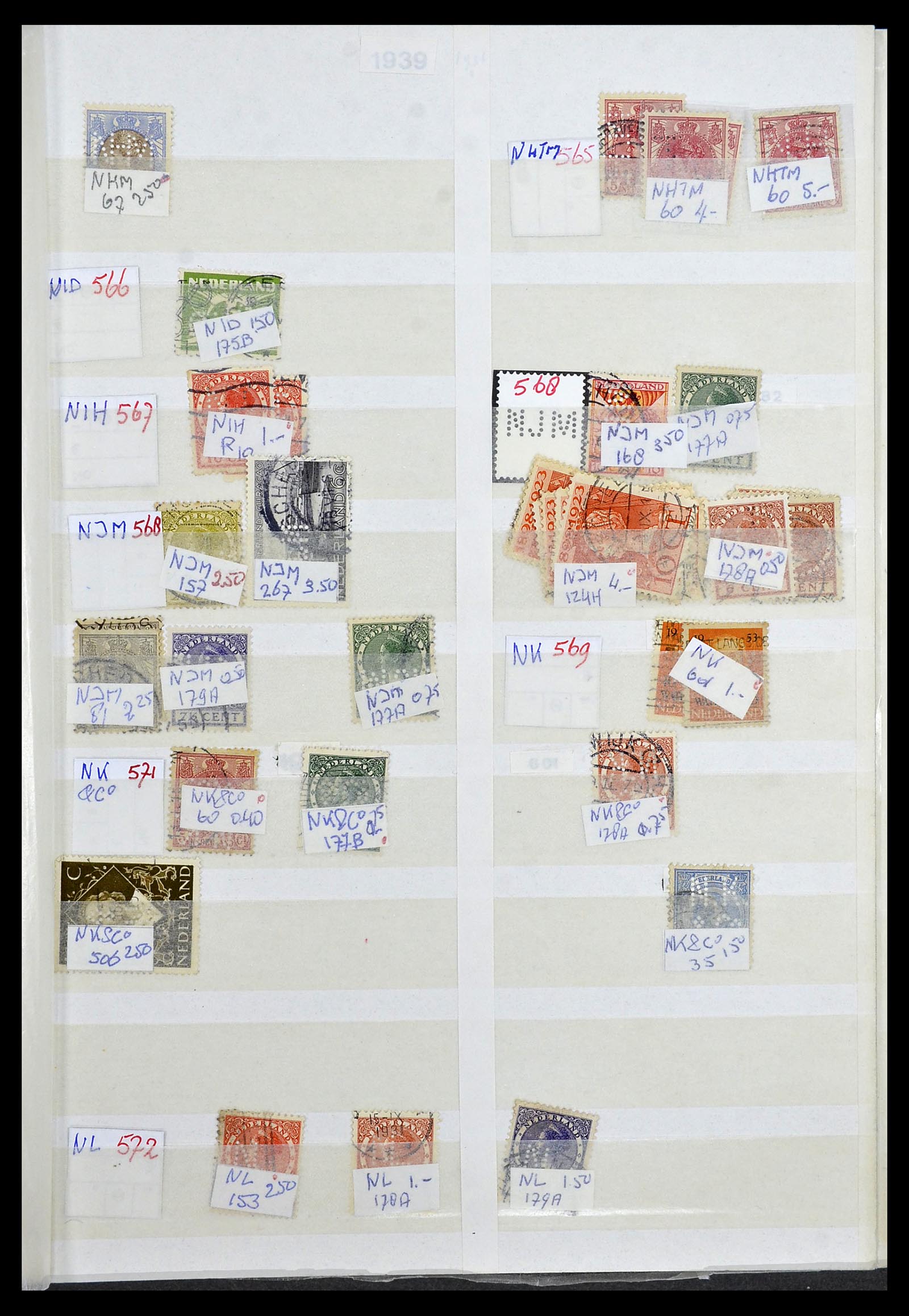 34407 100 - Postzegelverzameling 34407 Nederland firmaperforaties 1872-1980.