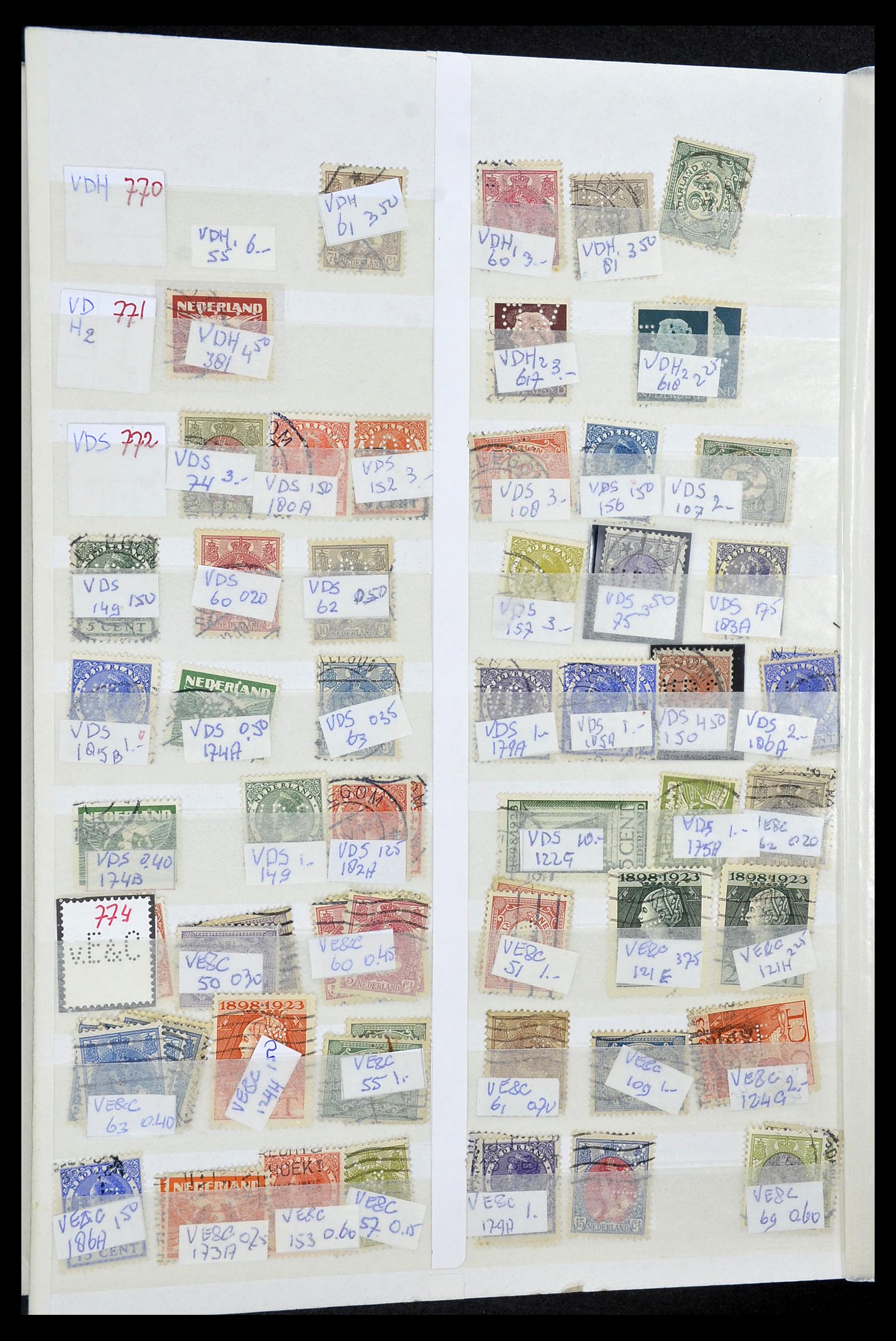 34407 133 - Postzegelverzameling 34407 Nederland firmaperforaties 1872-1980.