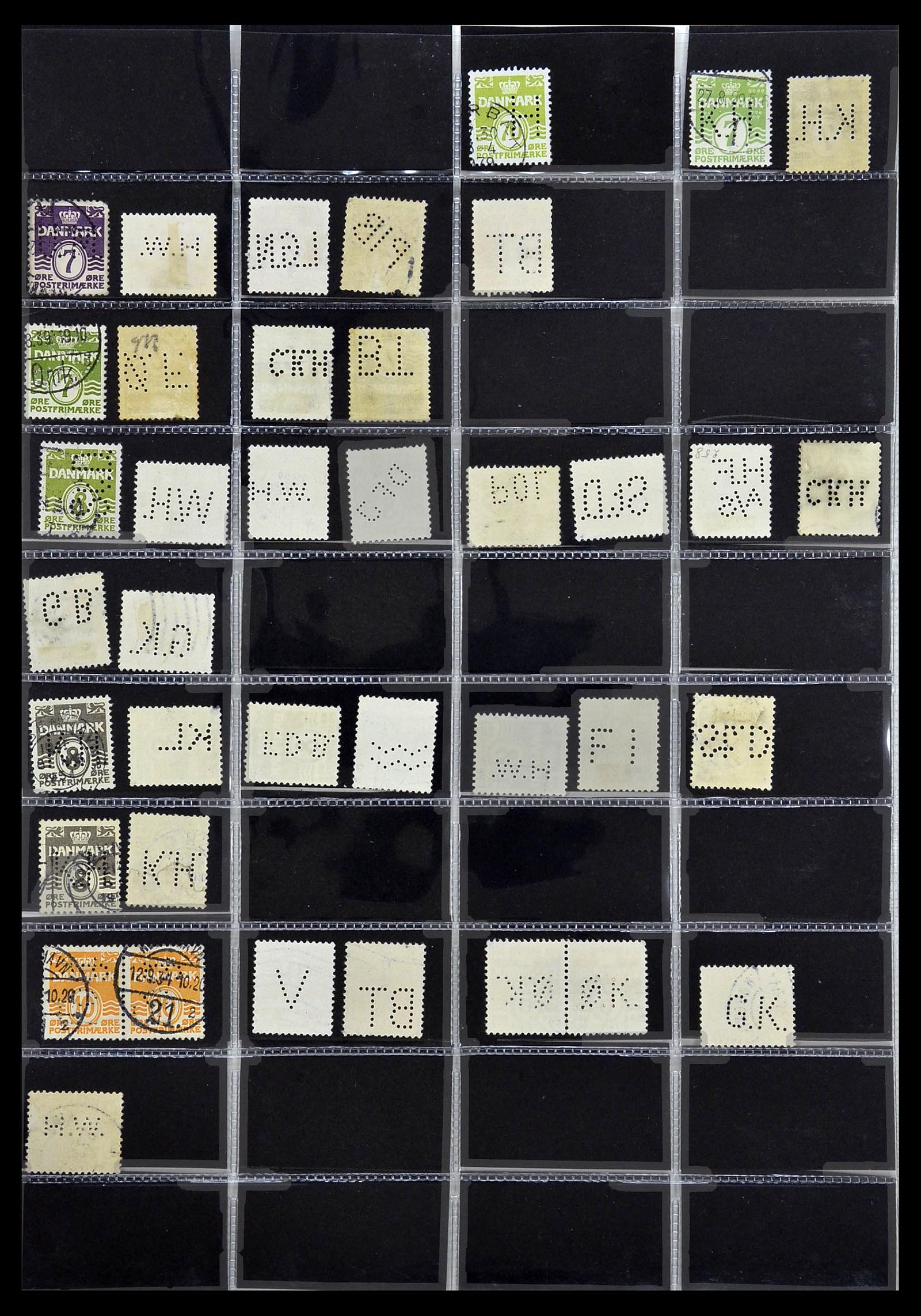 34408 016 - Postzegelverzameling 34408 Wereld firmaperforaties 1870-1980.