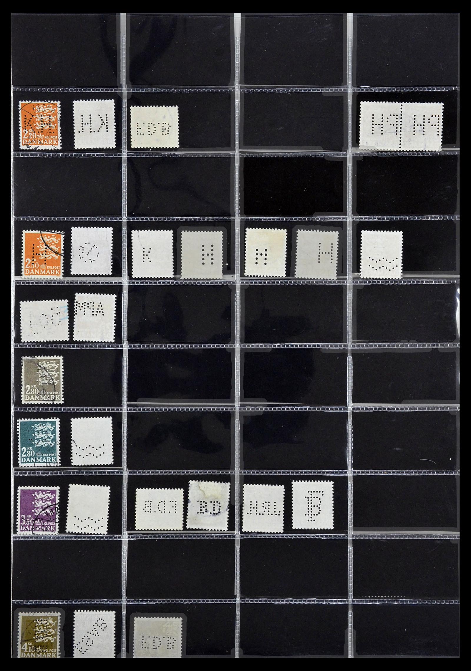 34408 028 - Postzegelverzameling 34408 Wereld firmaperforaties 1870-1980.