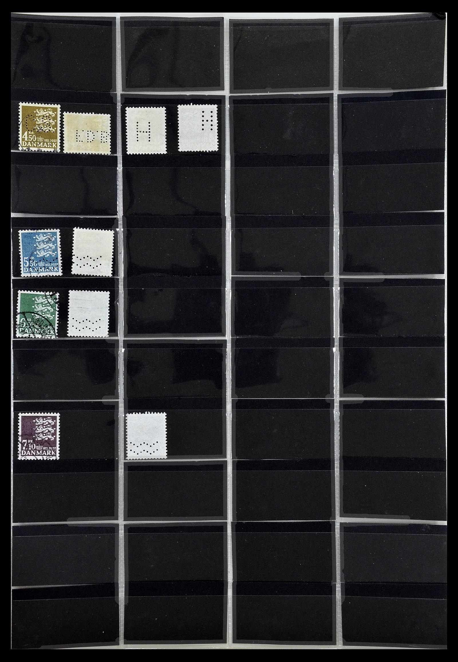 34408 029 - Postzegelverzameling 34408 Wereld firmaperforaties 1870-1980.