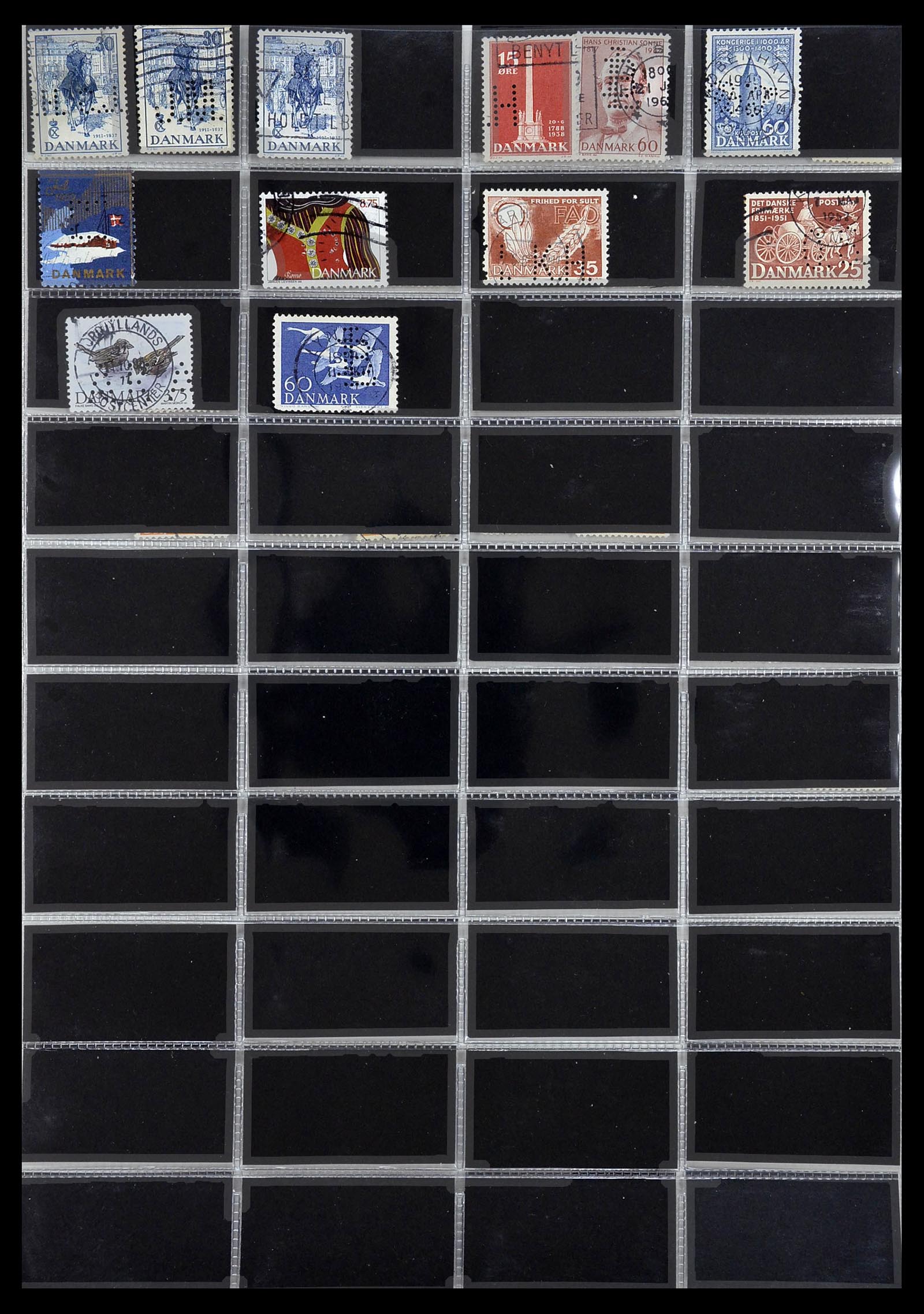34408 035 - Postzegelverzameling 34408 Wereld firmaperforaties 1870-1980.