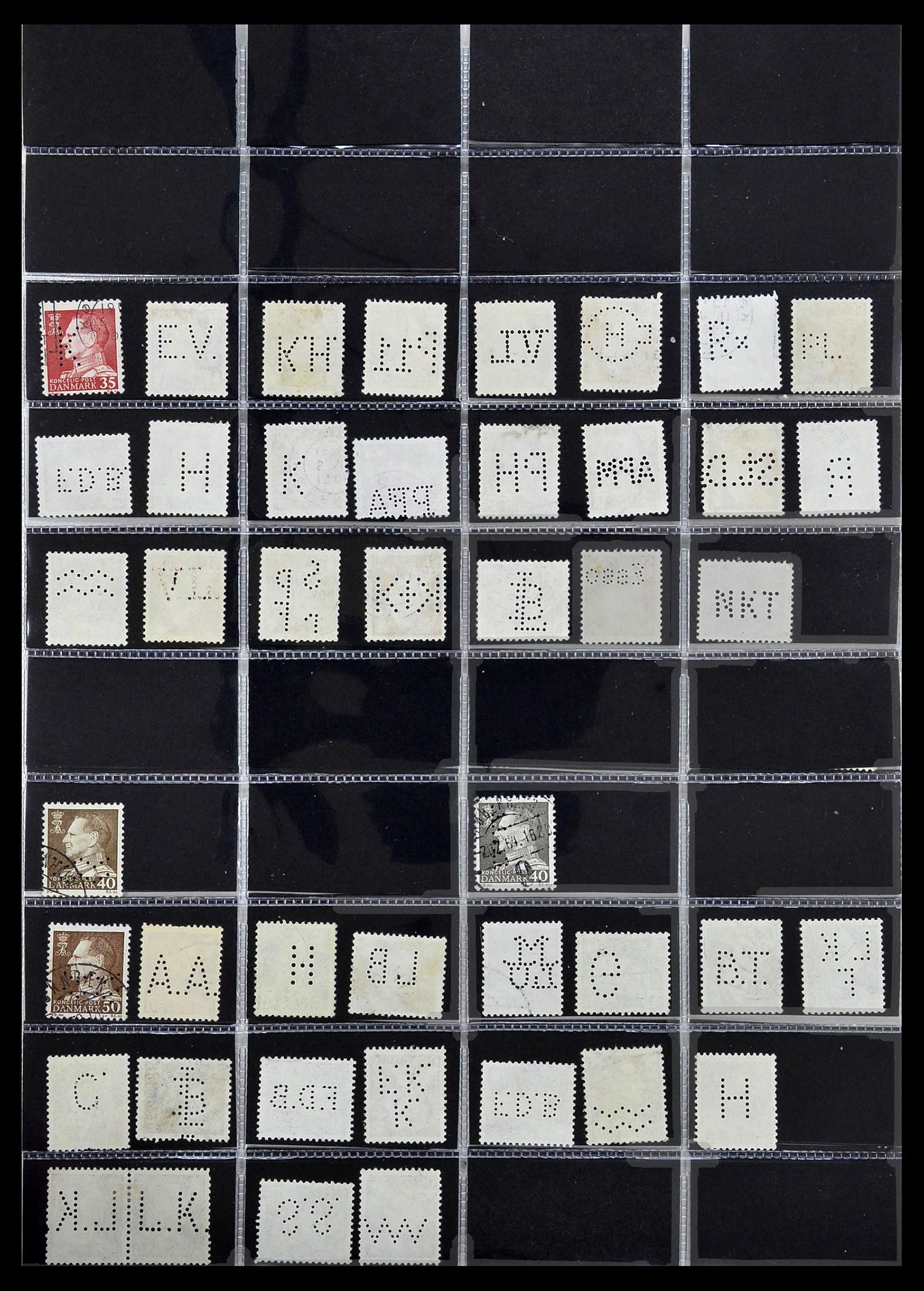 34408 039 - Postzegelverzameling 34408 Wereld firmaperforaties 1870-1980.