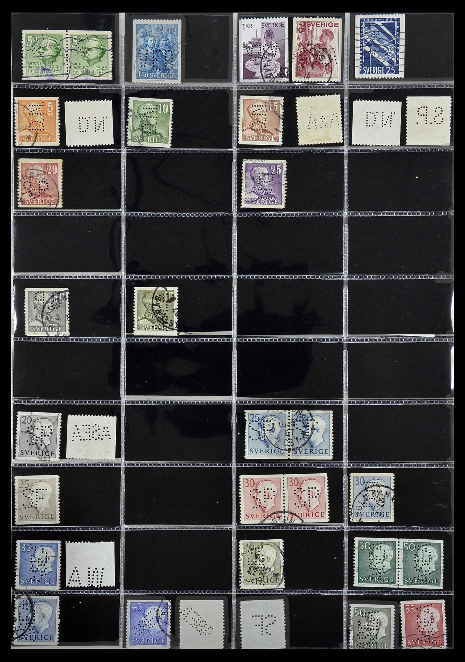 34408 052 - Postzegelverzameling 34408 Wereld firmaperforaties 1870-1980.