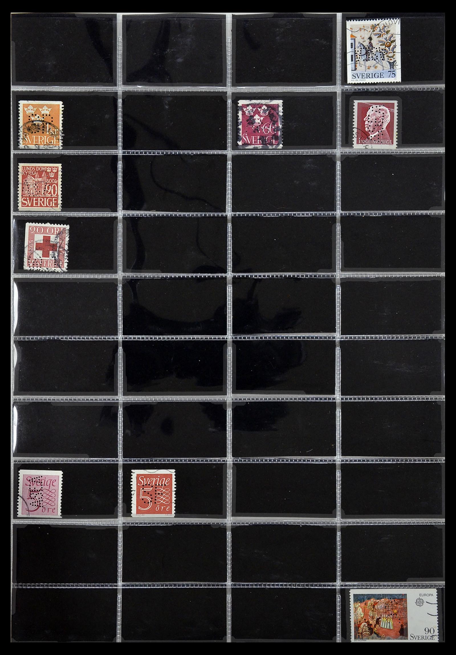 34408 054 - Postzegelverzameling 34408 Wereld firmaperforaties 1870-1980.