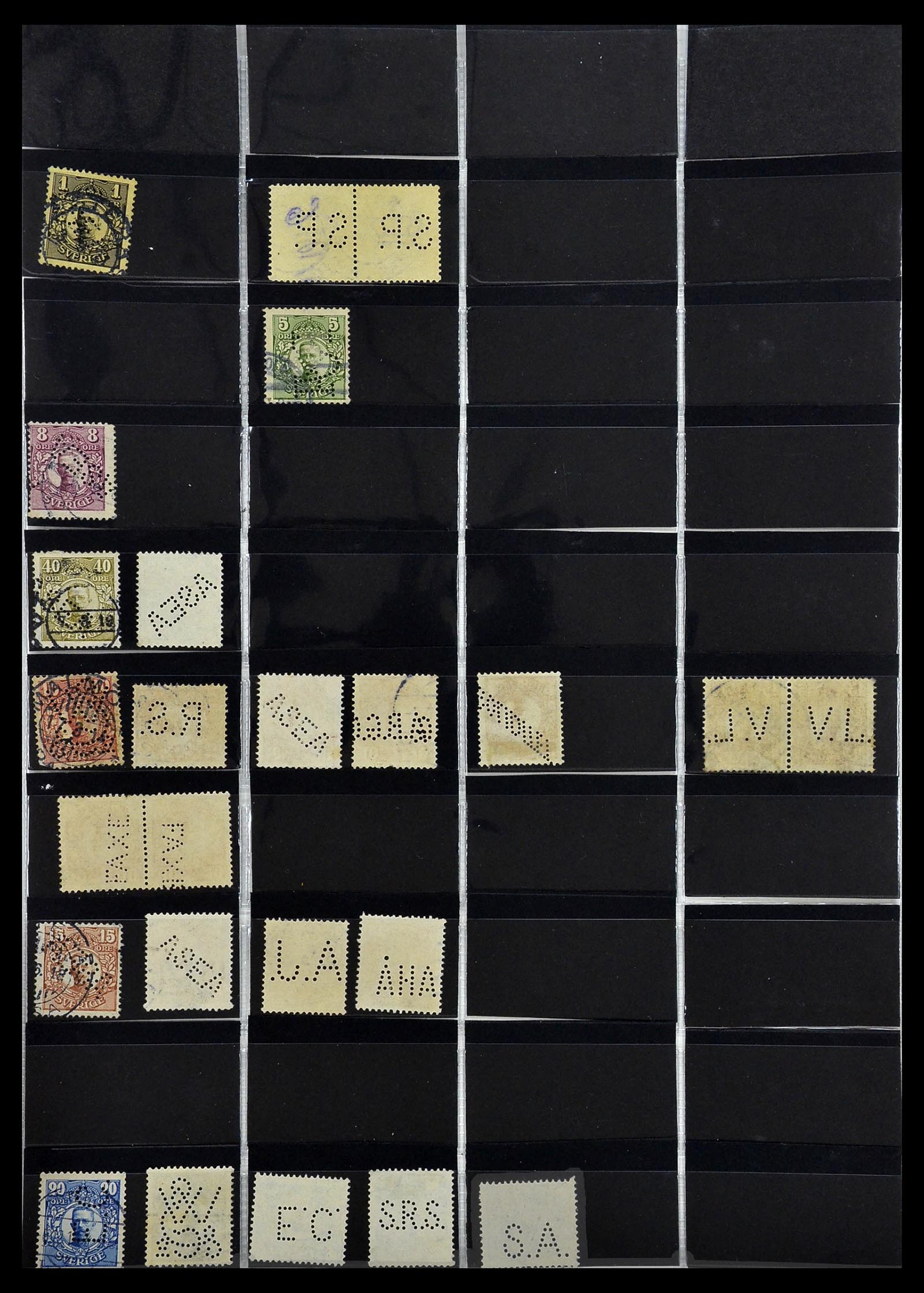 34408 055 - Postzegelverzameling 34408 Wereld firmaperforaties 1870-1980.