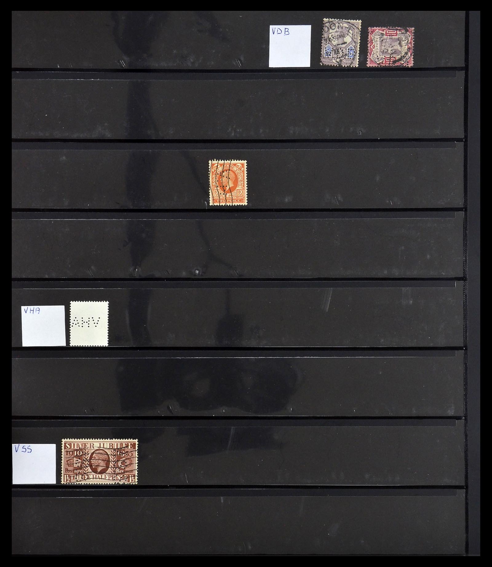 34408 721 - Postzegelverzameling 34408 Wereld firmaperforaties 1870-1980.