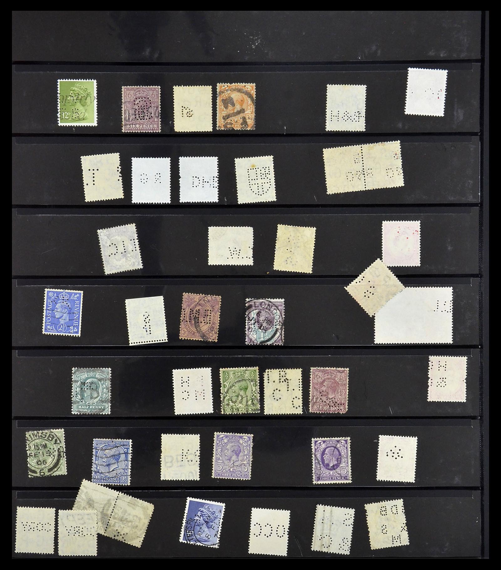 34408 733 - Postzegelverzameling 34408 Wereld firmaperforaties 1870-1980.
