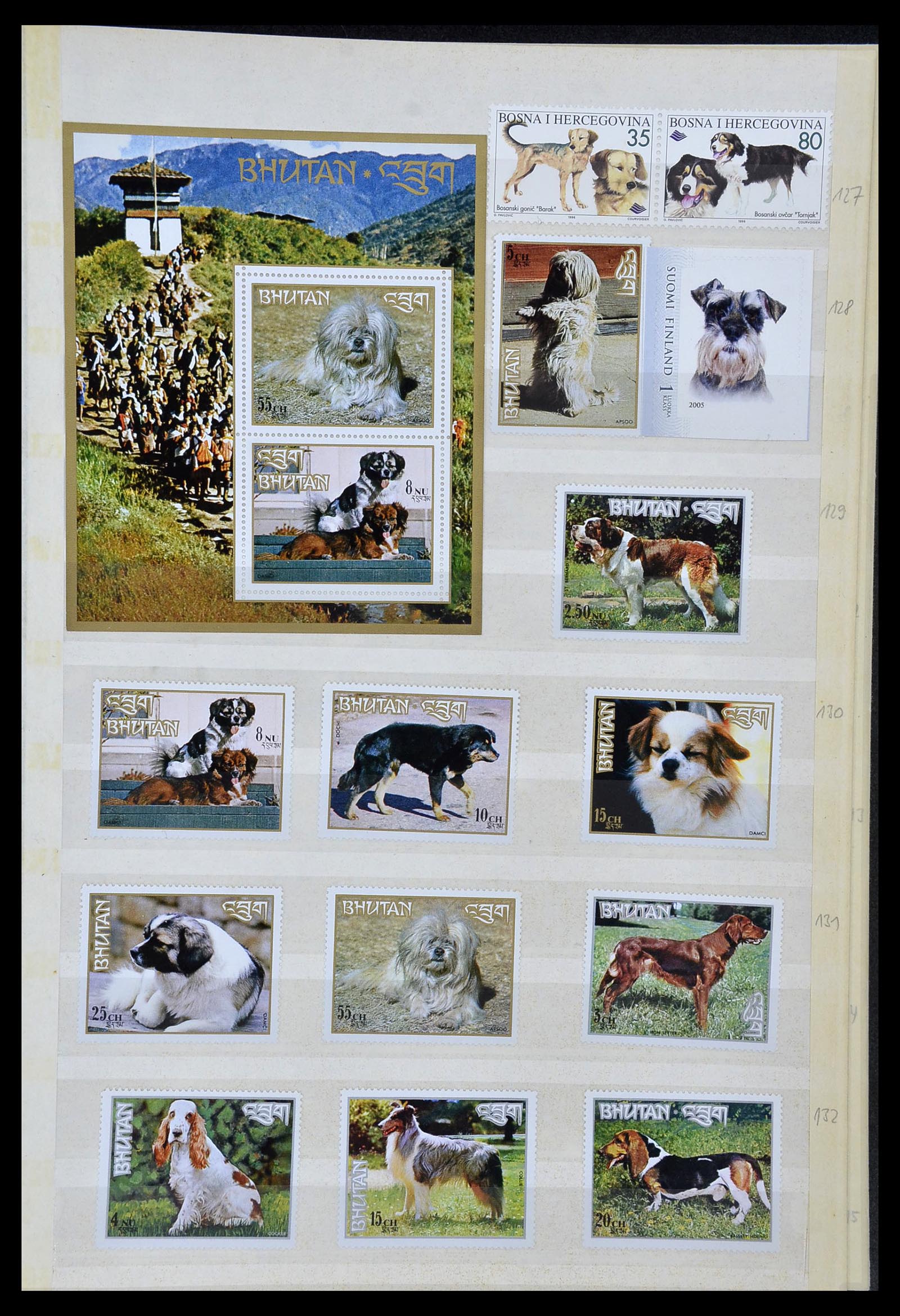 34410 005 - Postzegelverzameling 34410 Motief Honden 1965-2011.