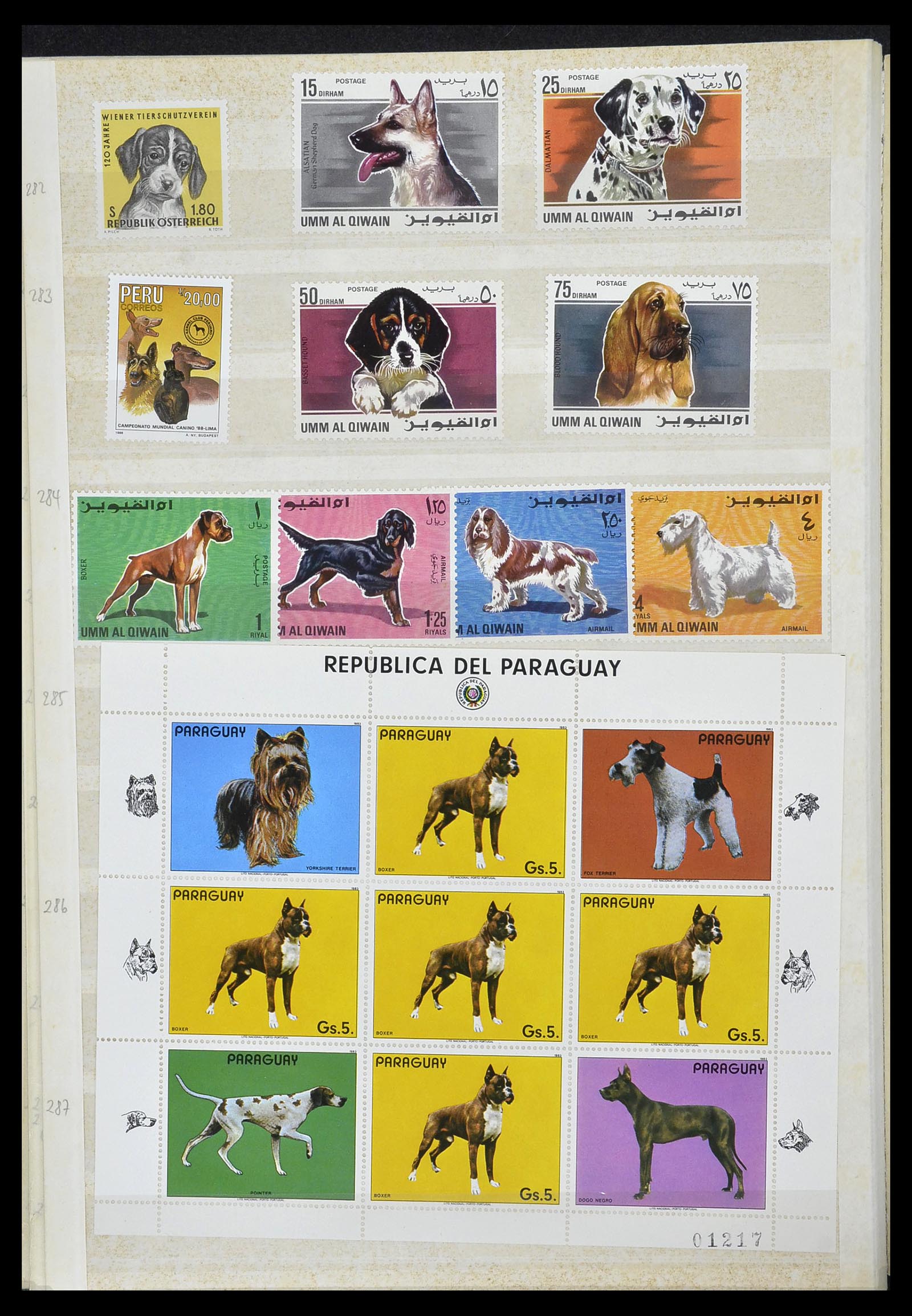 34410 030 - Postzegelverzameling 34410 Motief Honden 1965-2011.