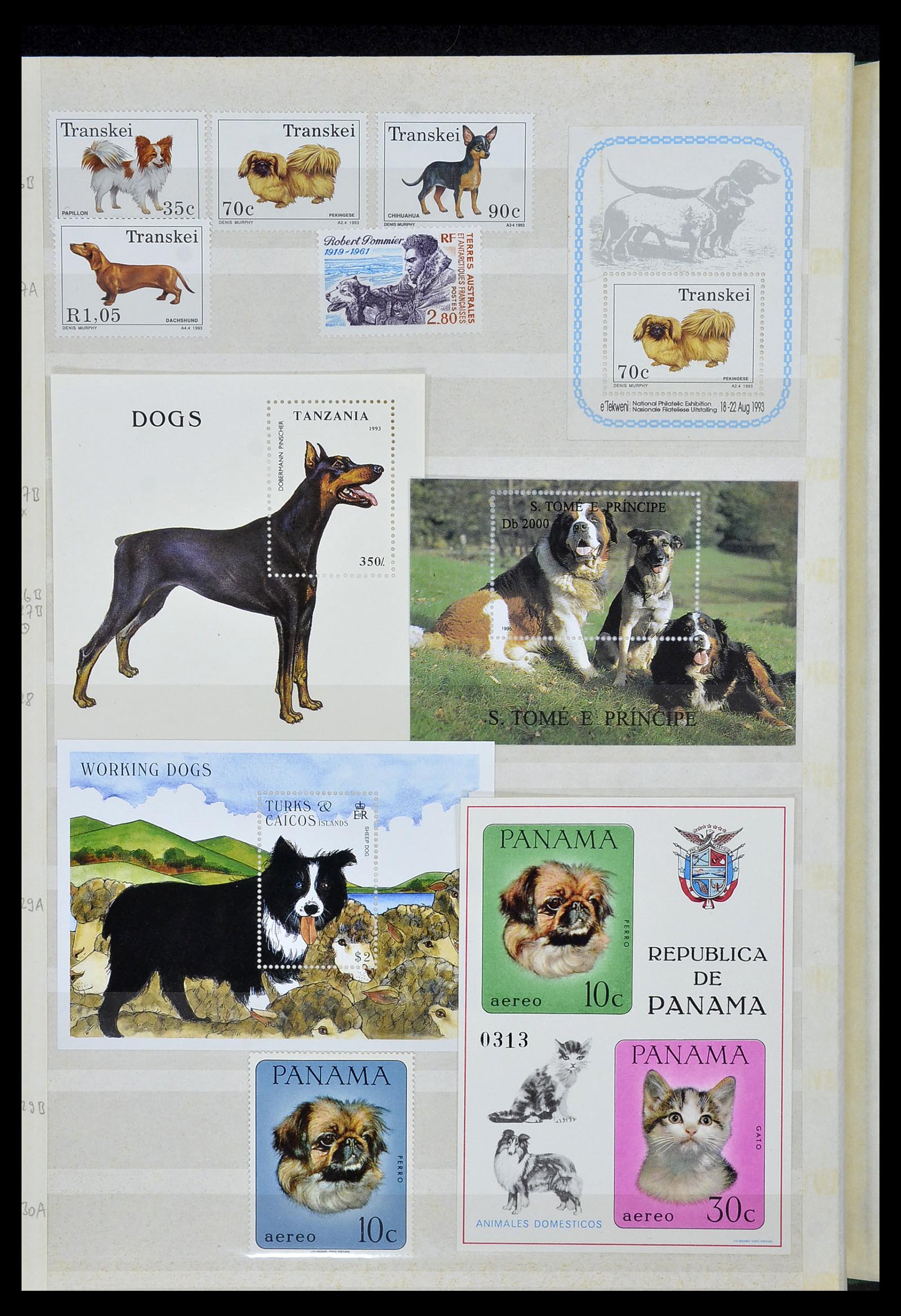 34410 038 - Postzegelverzameling 34410 Motief Honden 1965-2011.