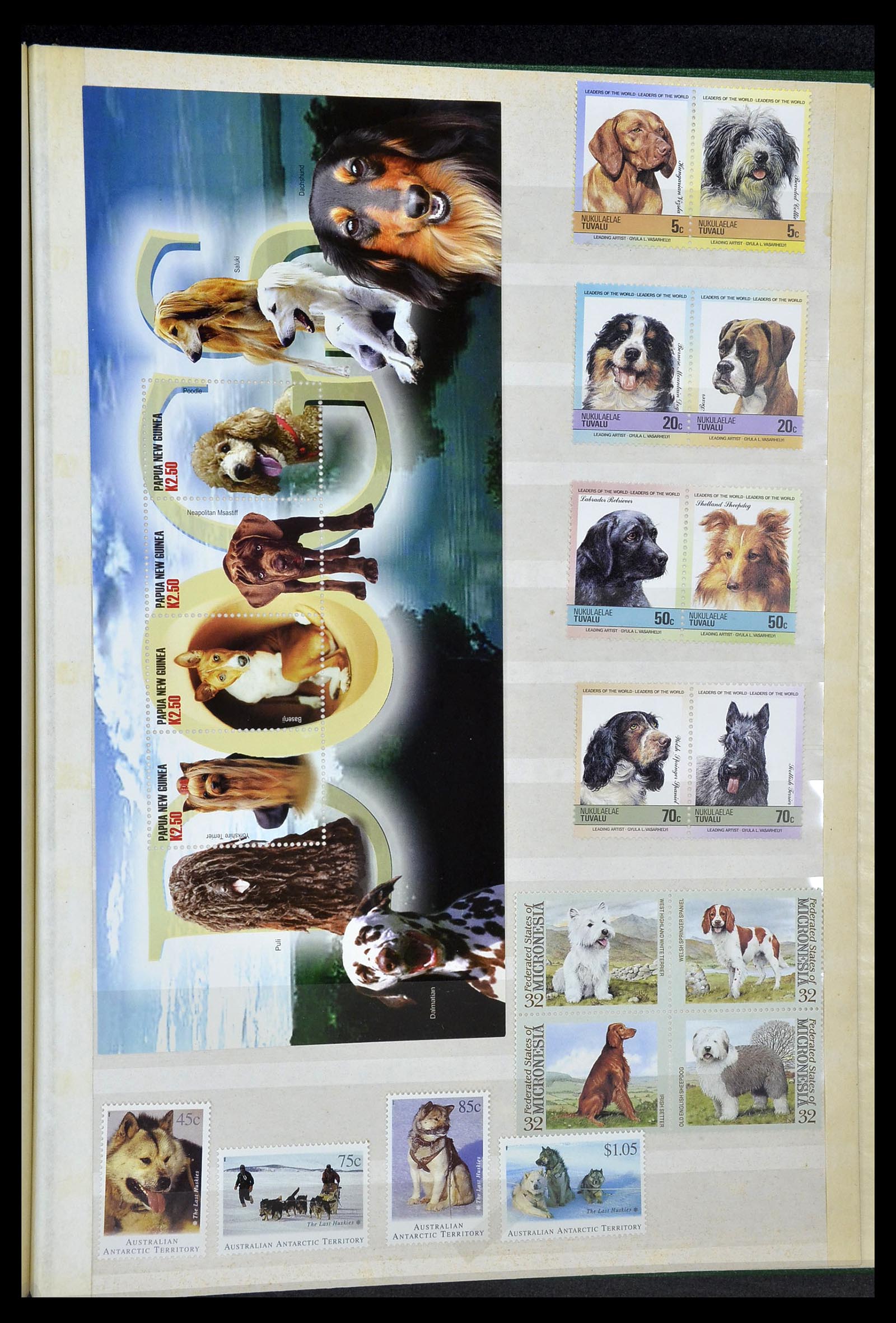 34410 043 - Postzegelverzameling 34410 Motief Honden 1965-2011.