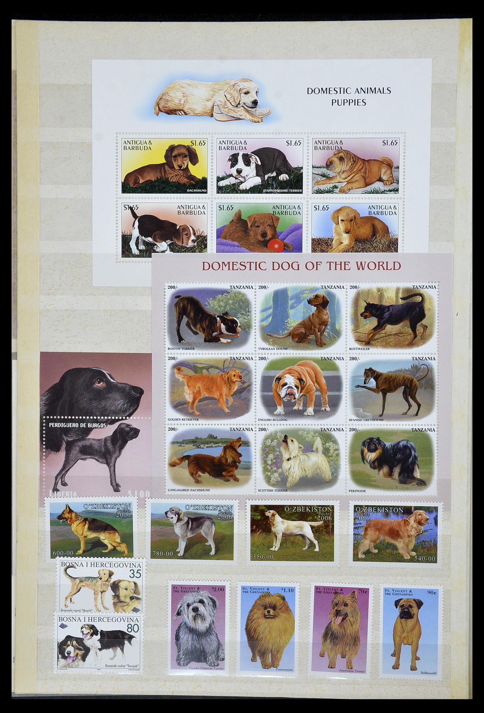 34410 046 - Postzegelverzameling 34410 Motief Honden 1965-2011.