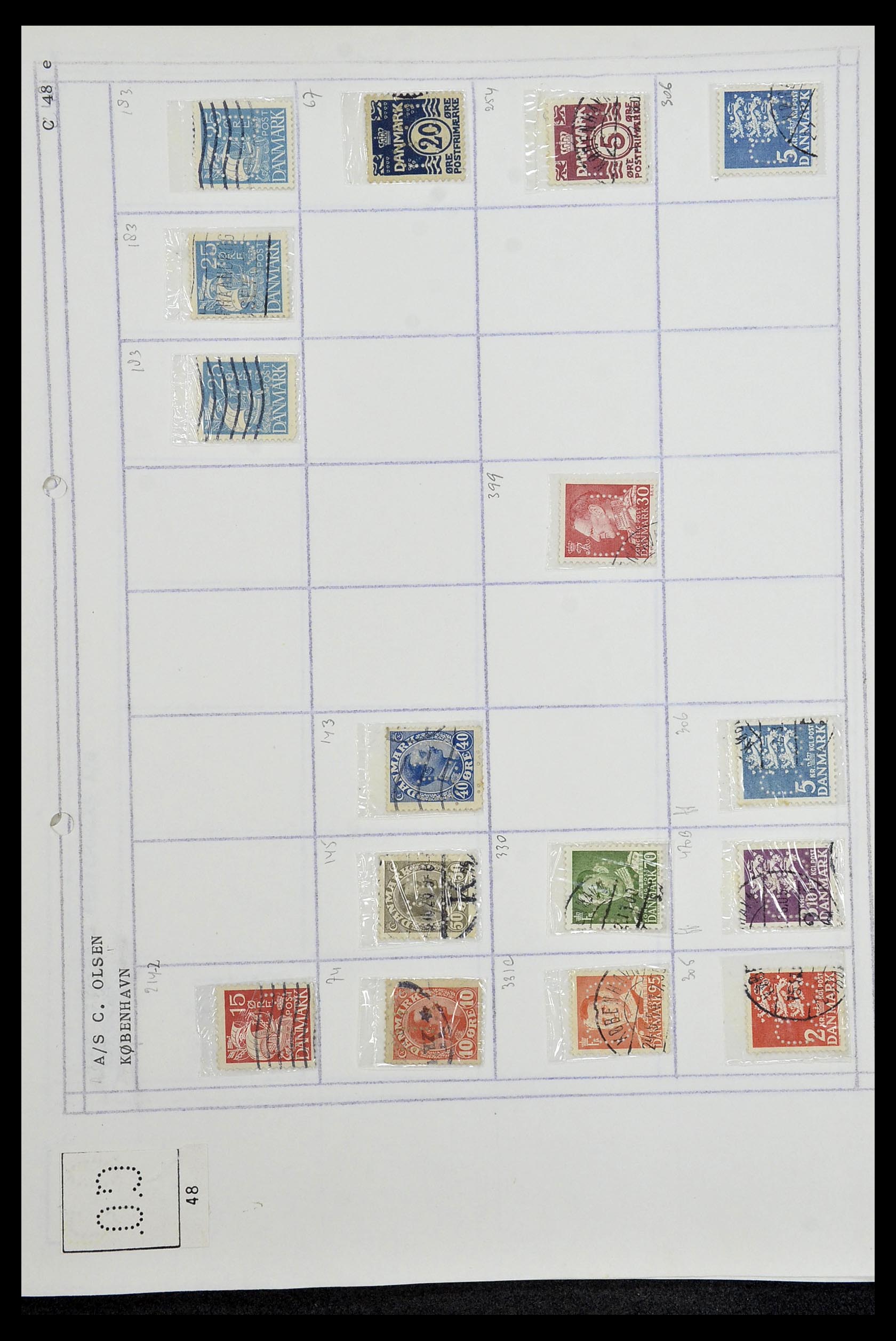 34415 048 - Postzegelverzameling 34415 Denemarken perfins 1875-1980.