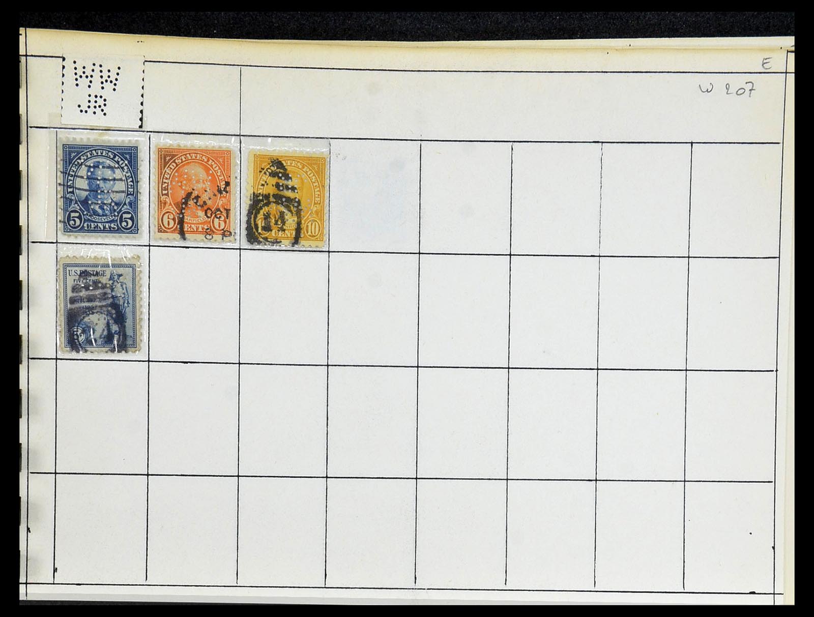 34417 804 - Stamp Collection 34417 USA perfins 1900-1980.