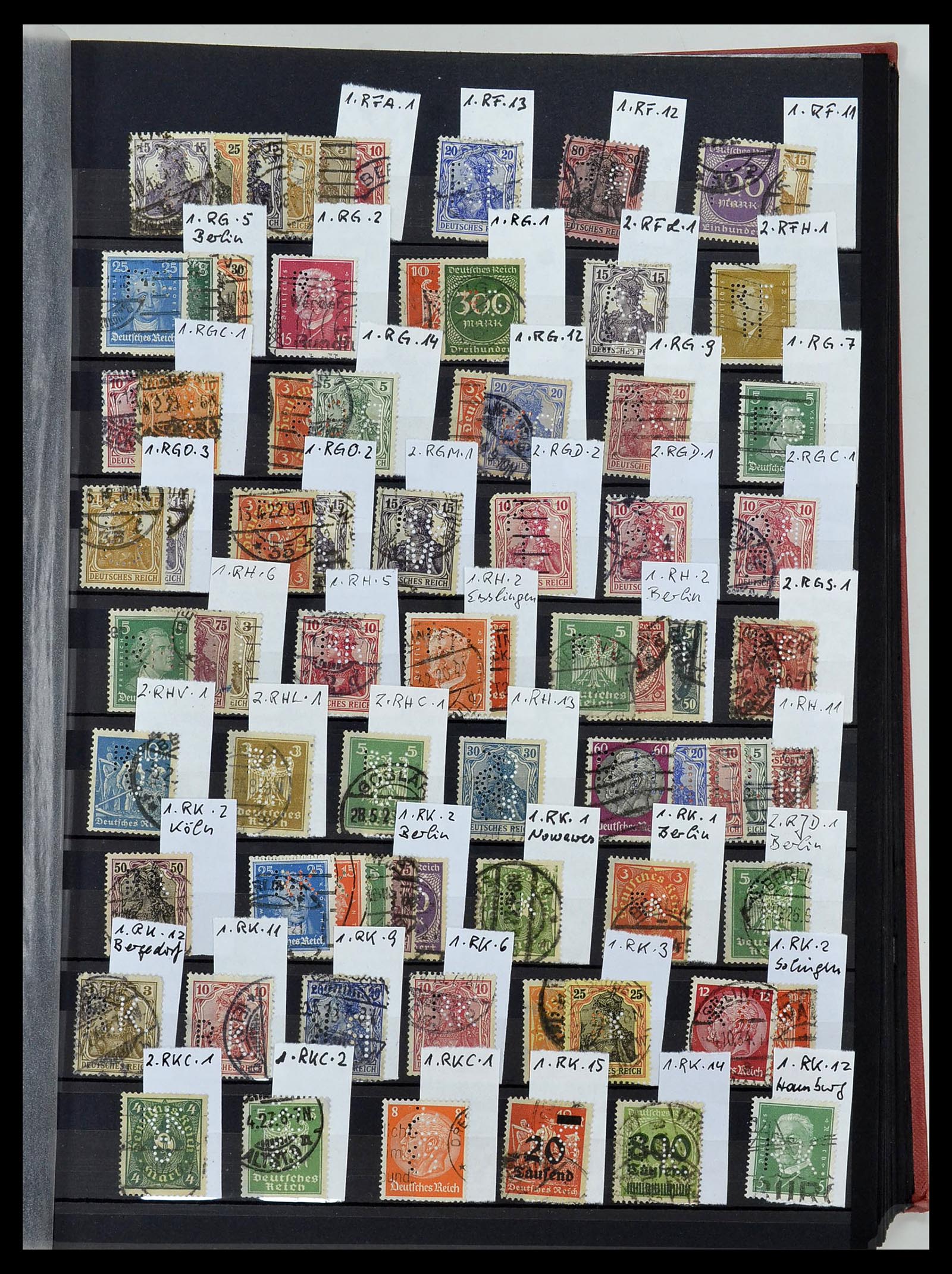 34432 027 - Postzegelverzameling 34432 Duitse Rijk firmaperforaties 1900-1933.