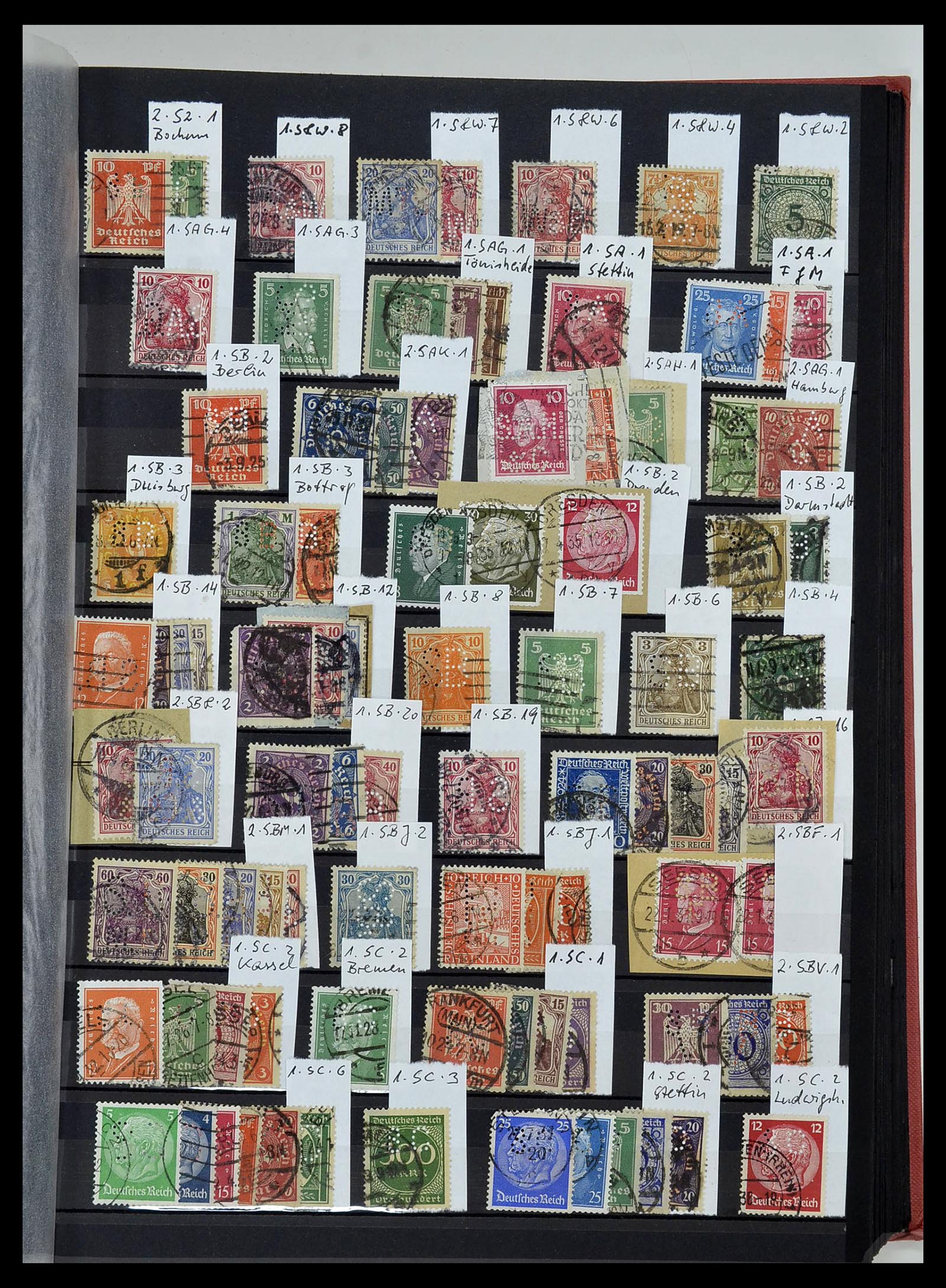 34432 033 - Postzegelverzameling 34432 Duitse Rijk firmaperforaties 1900-1933.