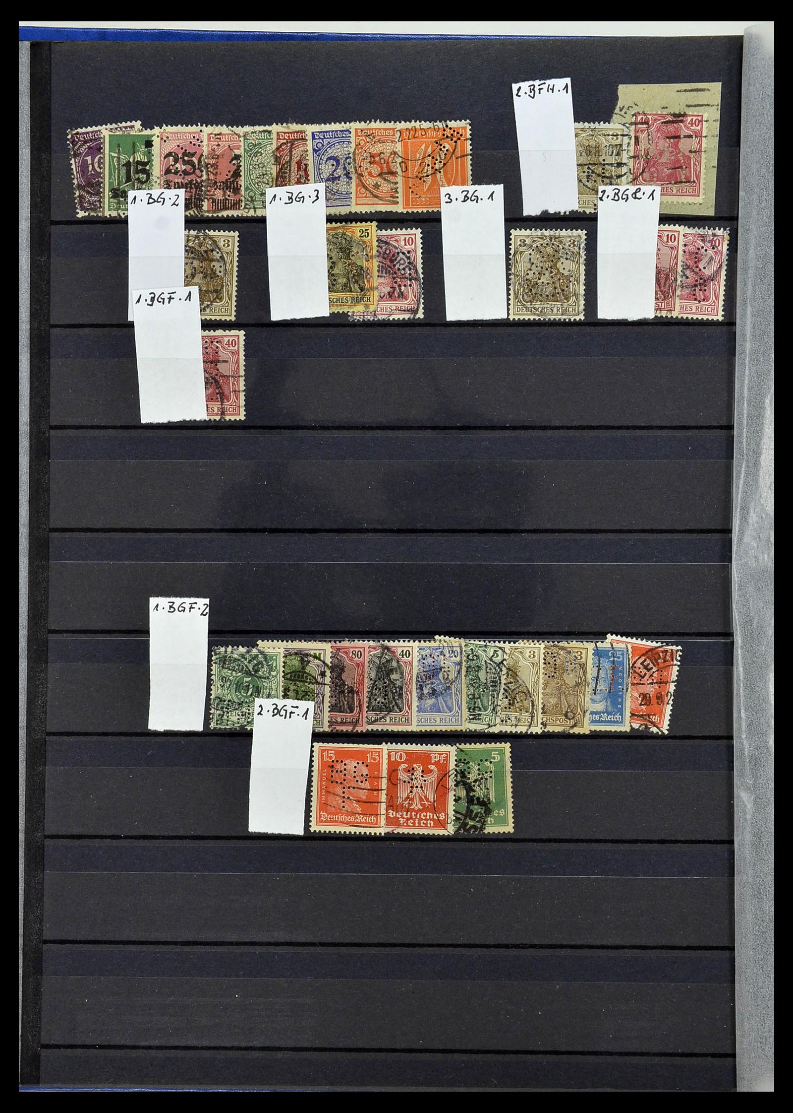 34432 061 - Postzegelverzameling 34432 Duitse Rijk firmaperforaties 1900-1933.