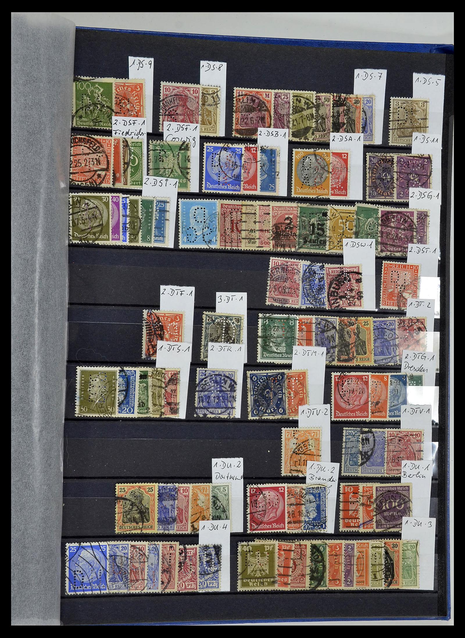 34432 104 - Stamp Collection 34432 German Reich perfins 1900-1933.