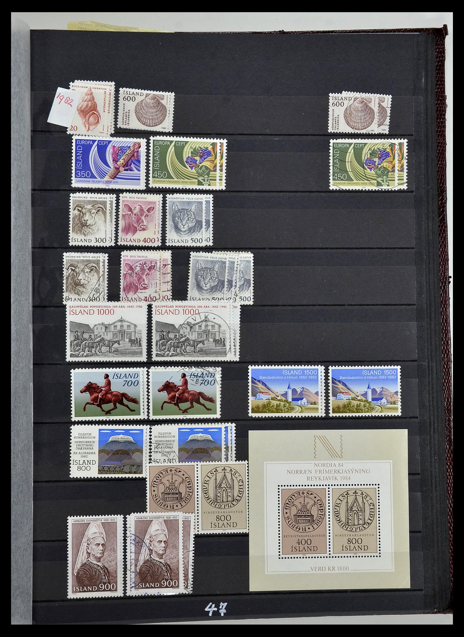 34447 047 - Postzegelverzameling 34447 IJsland 1876-2010.