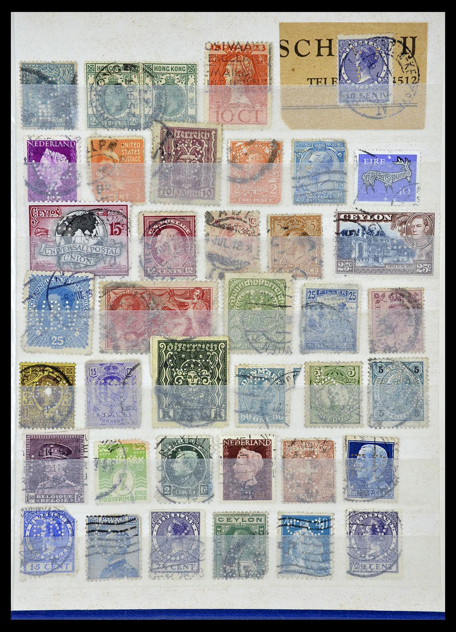 34451 016 - Postzegelverzameling 34451 Wereld perfins.