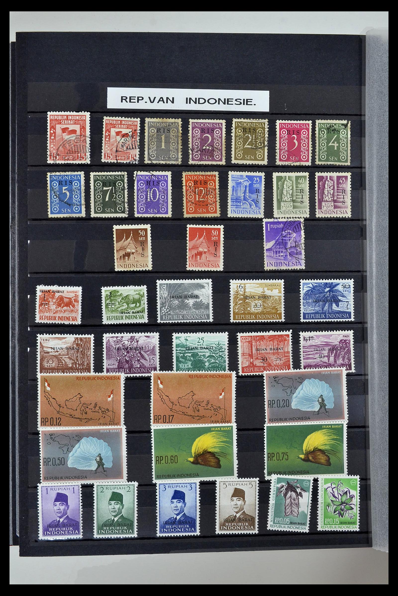 34454 022 - Stamp Collection 34454 Surinam and Dutch east Indies 1864-1975.