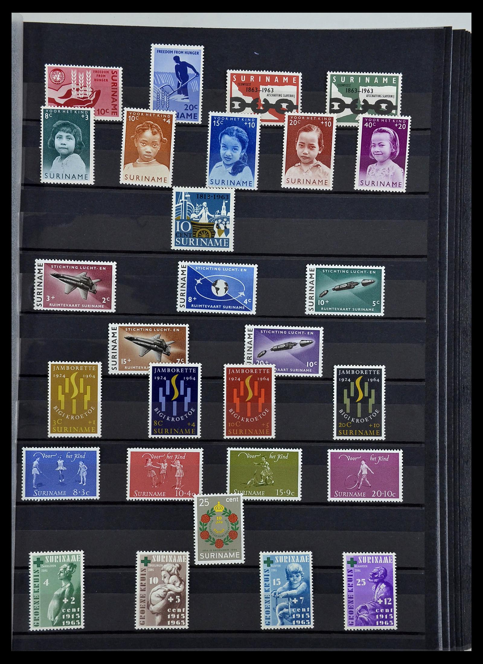 34454 045 - Postzegelverzameling 34454 Suriname en Nederlands Indië 1864-1975.