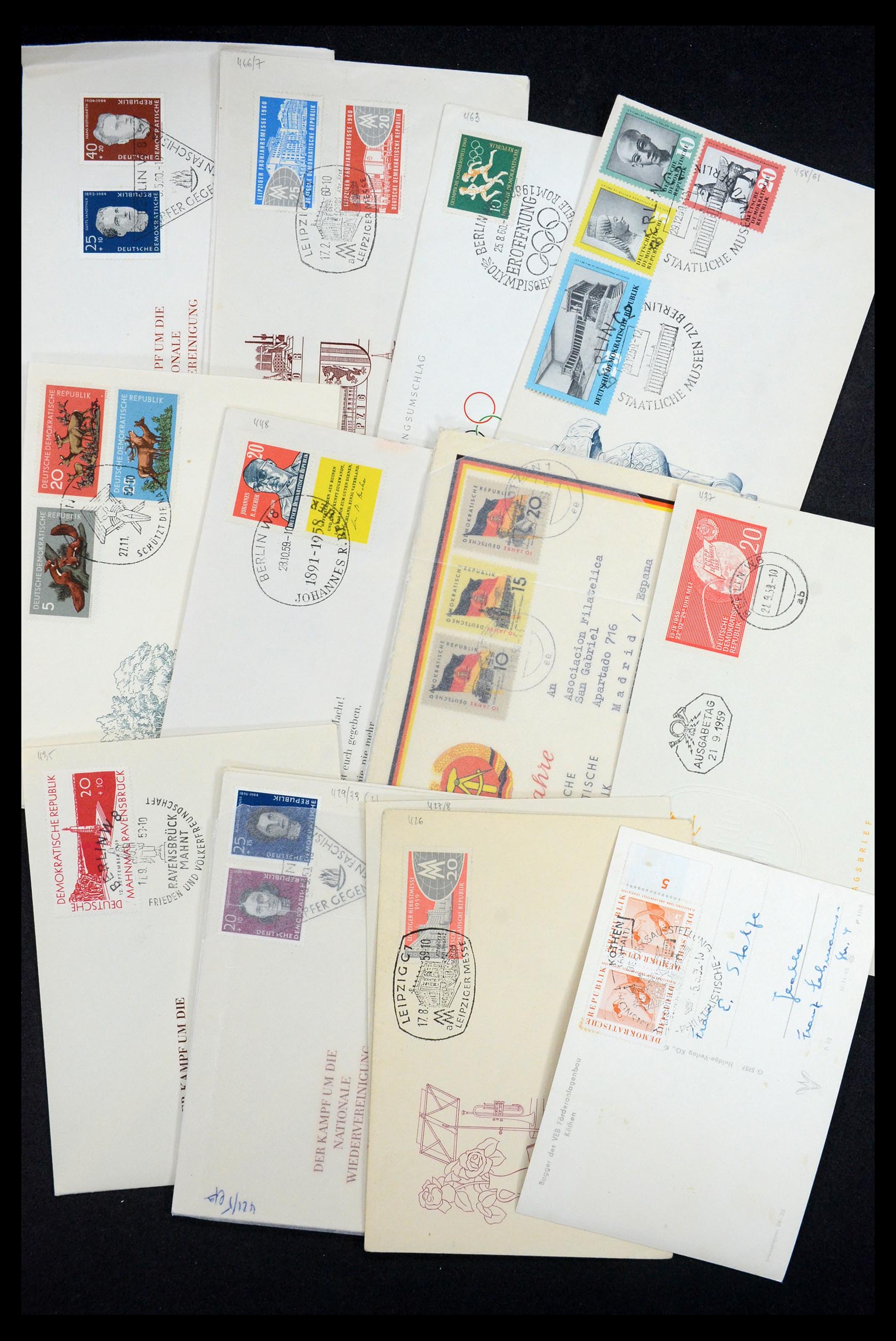 34546 003 - Postzegelverzameling 34546 Wereld brieven.