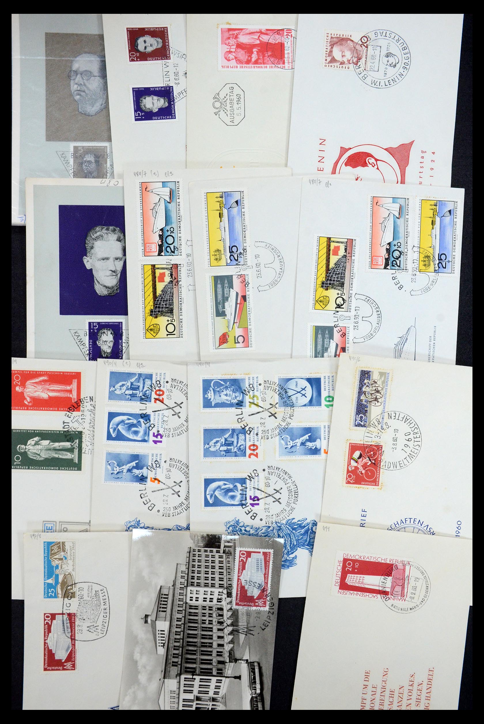 34546 004 - Postzegelverzameling 34546 Wereld brieven.