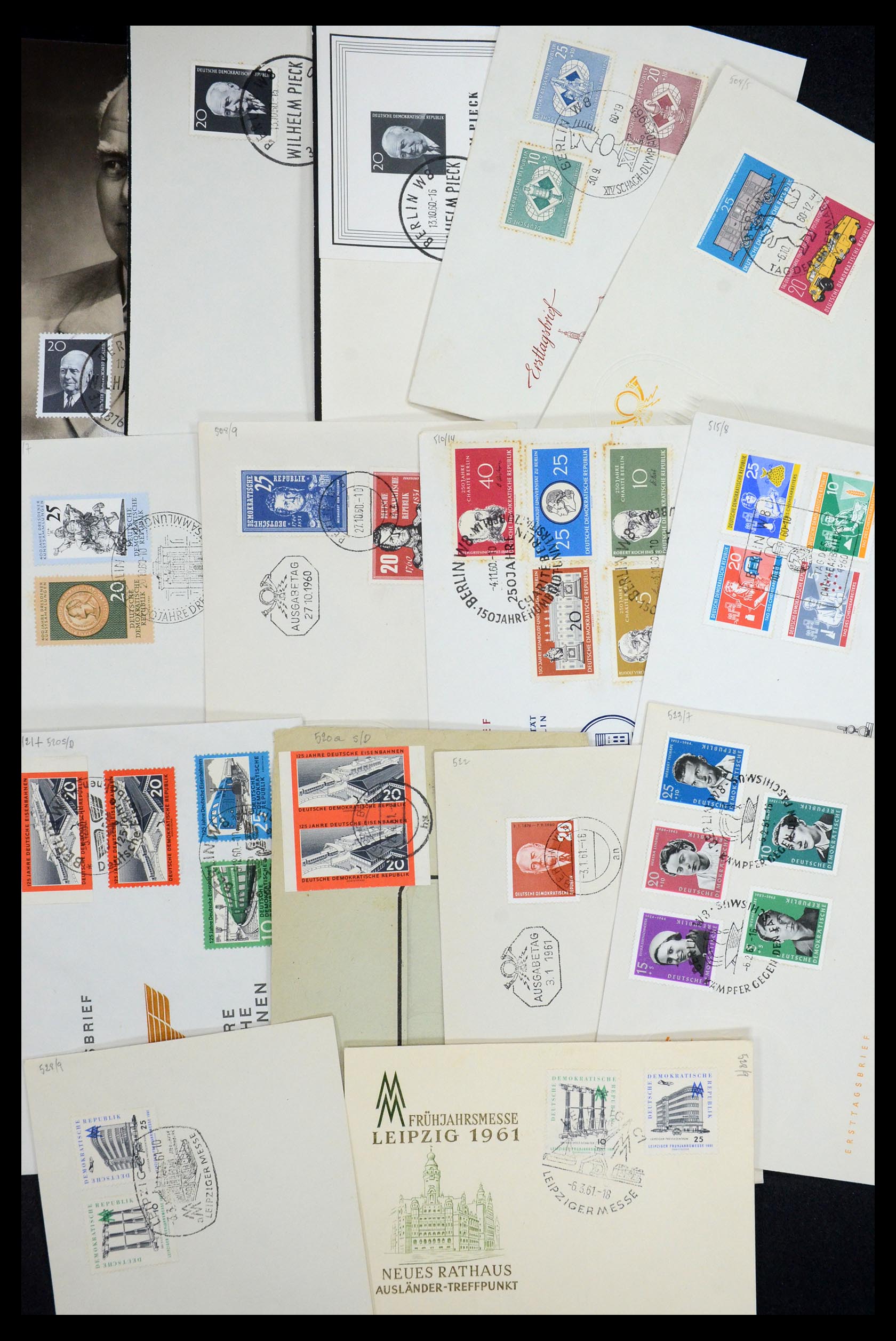 34546 005 - Postzegelverzameling 34546 Wereld brieven.