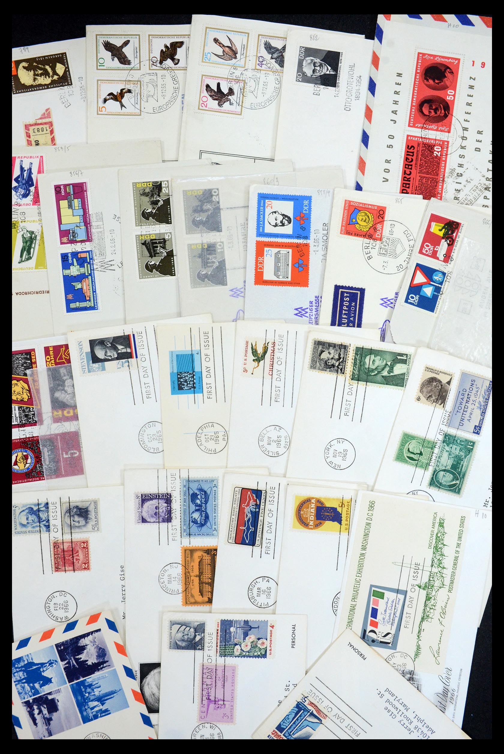 34546 014 - Postzegelverzameling 34546 Wereld brieven.