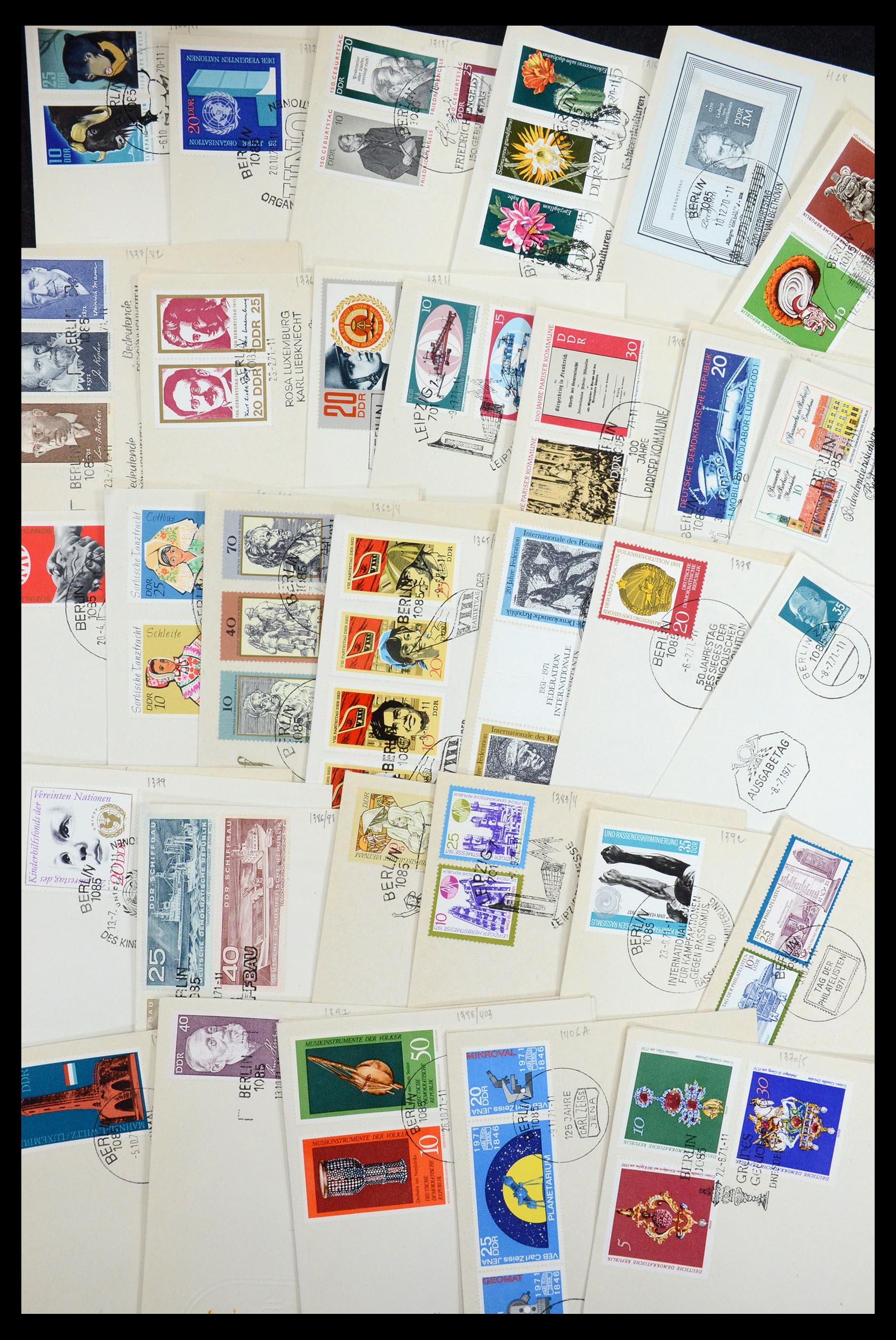 34546 018 - Postzegelverzameling 34546 Wereld brieven.