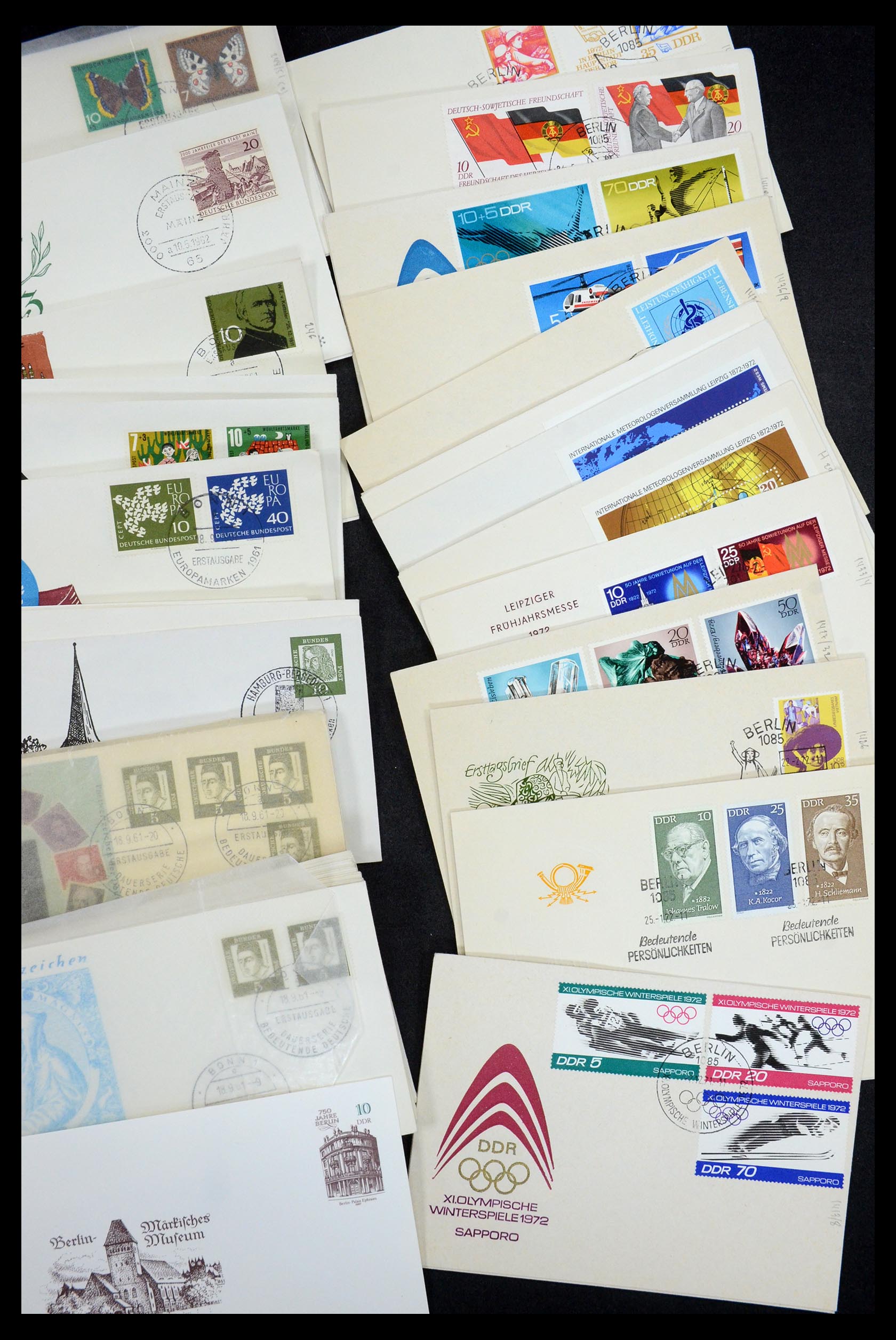 34546 019 - Postzegelverzameling 34546 Wereld brieven.